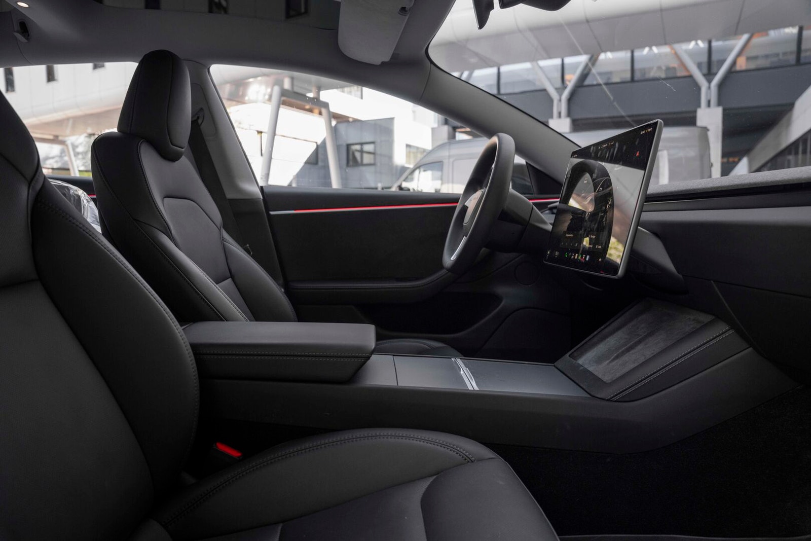 Tesla Model 3 Long Range AWD, 498ps, 2024