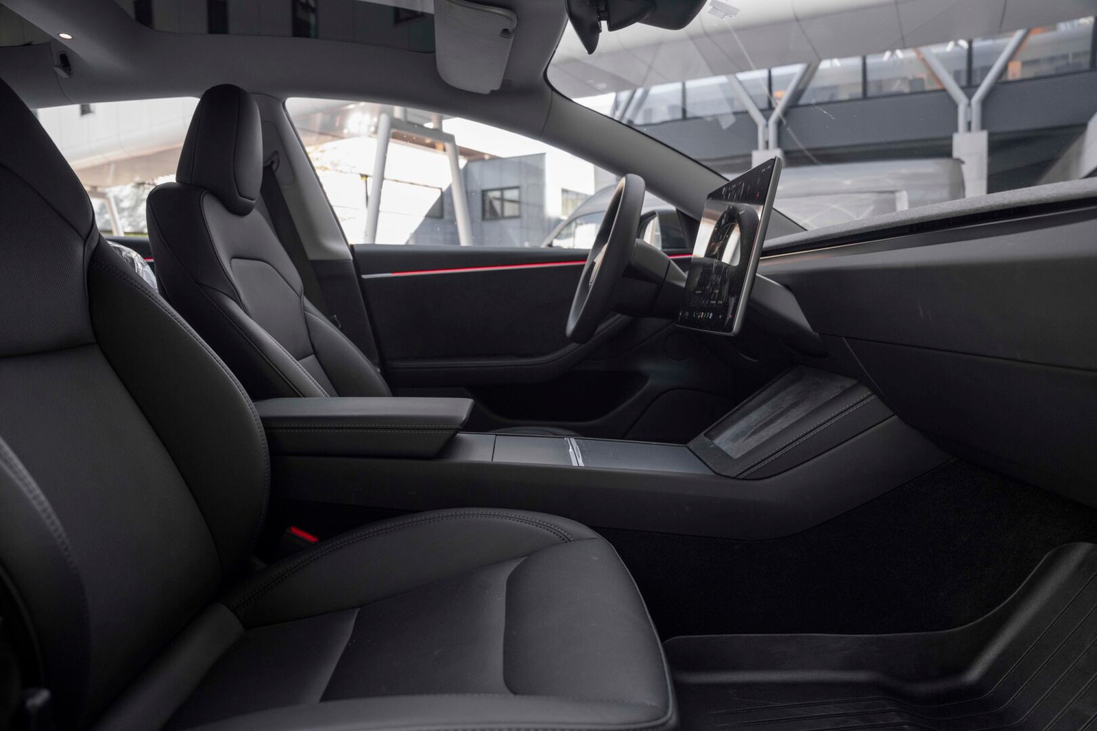 Tesla Model 3 Long Range AWD, 498ps, 2024