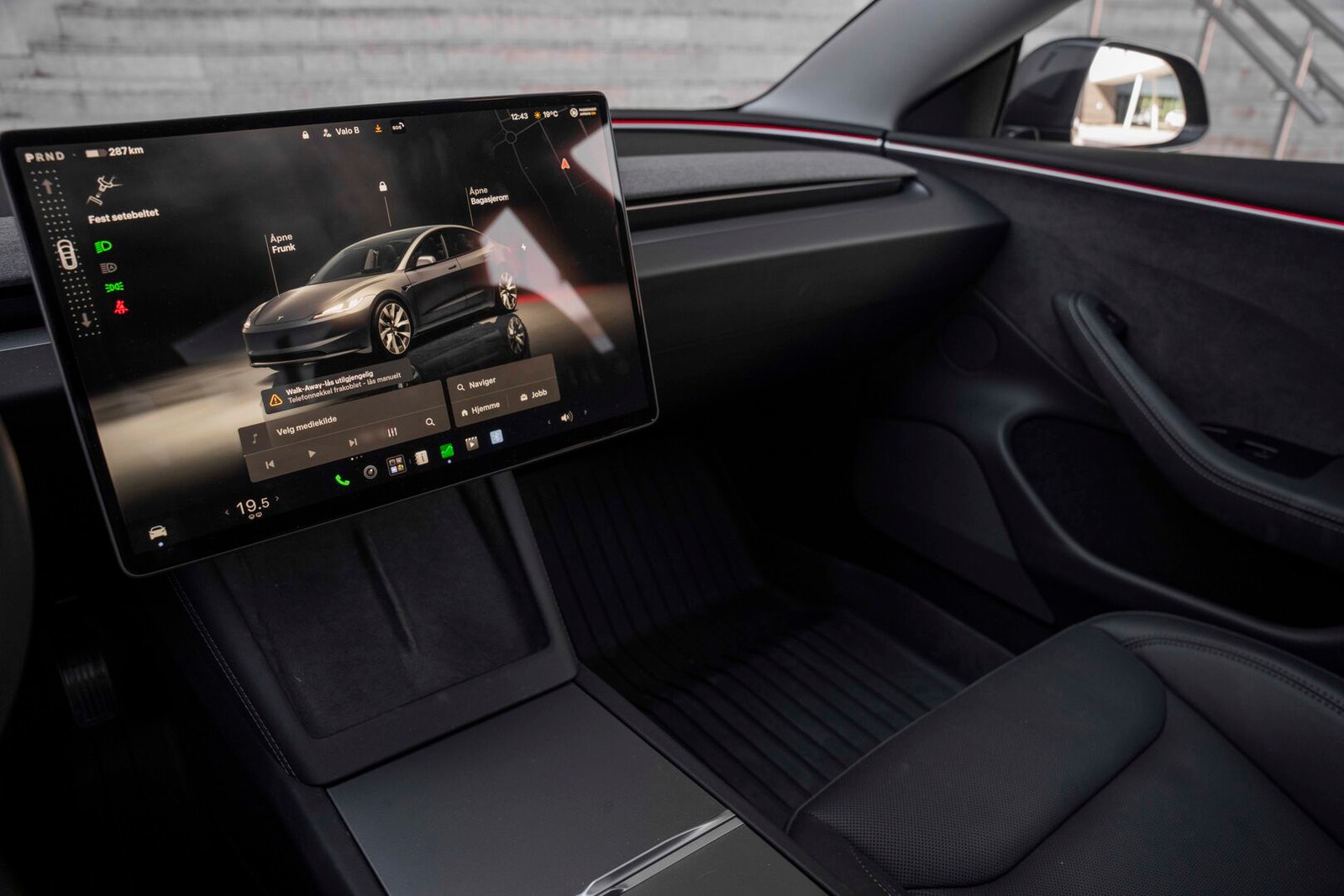 Tesla Model 3 Long Range AWD, 498ps, 2024