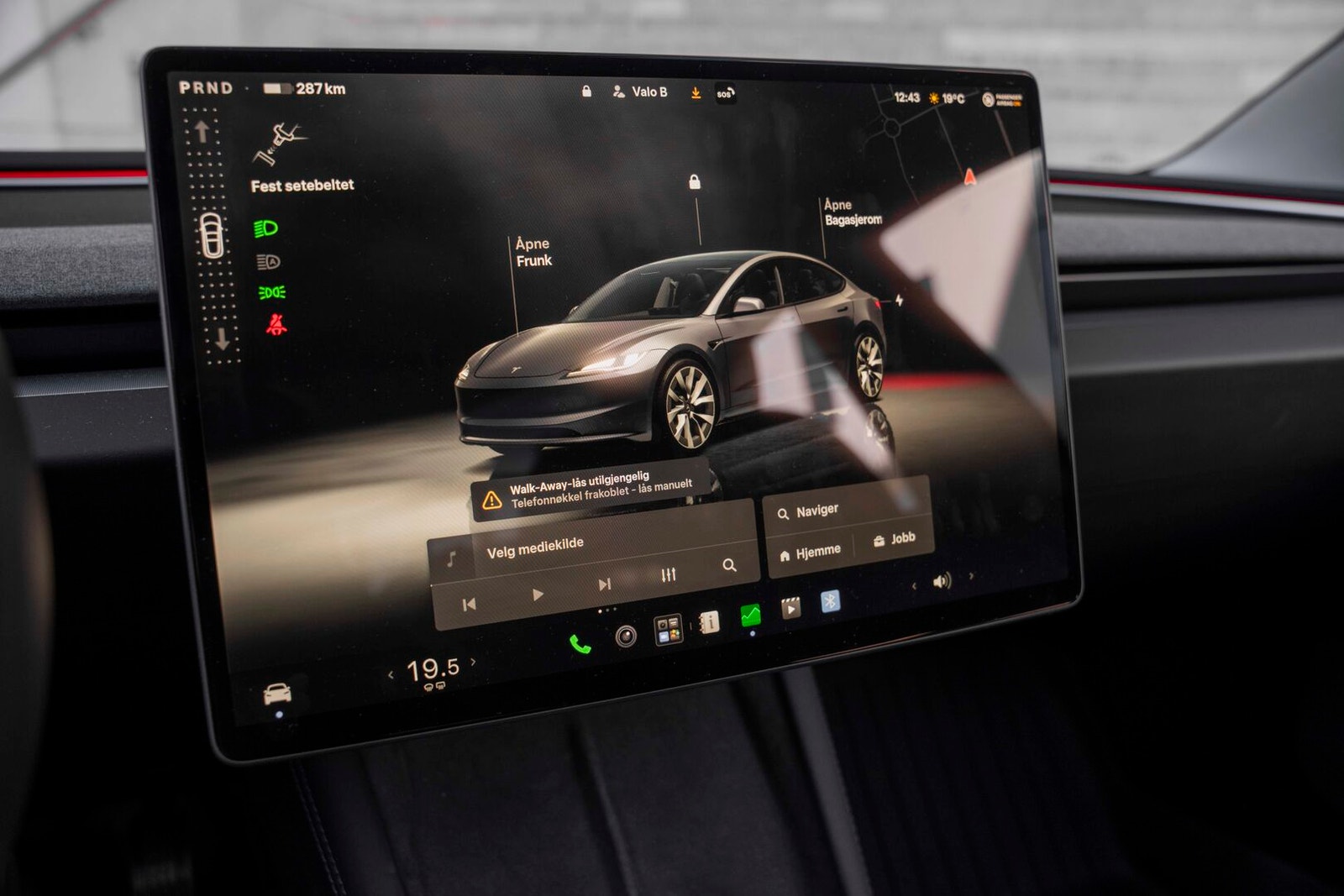 Tesla Model 3 Long Range AWD, 498ps, 2024