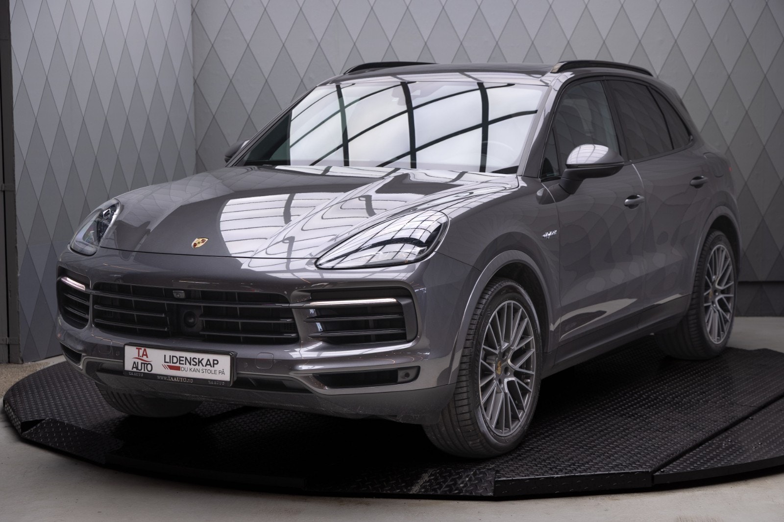Porsche Cayenne E-Hybrid TipTronic S, 462hk, 2020
