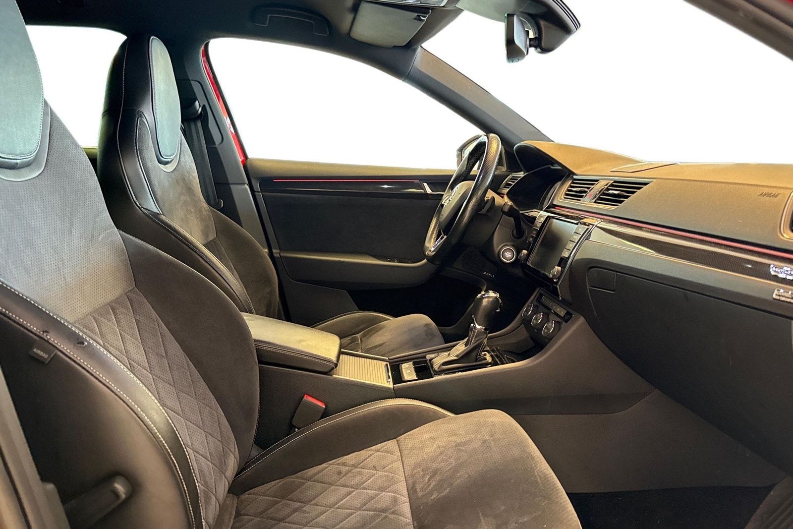 Škoda Superb Stasjonsvogn 2.0 TDI 4x4 SCR DSG sekvensiell, 6-trinn, 190ps, 2017