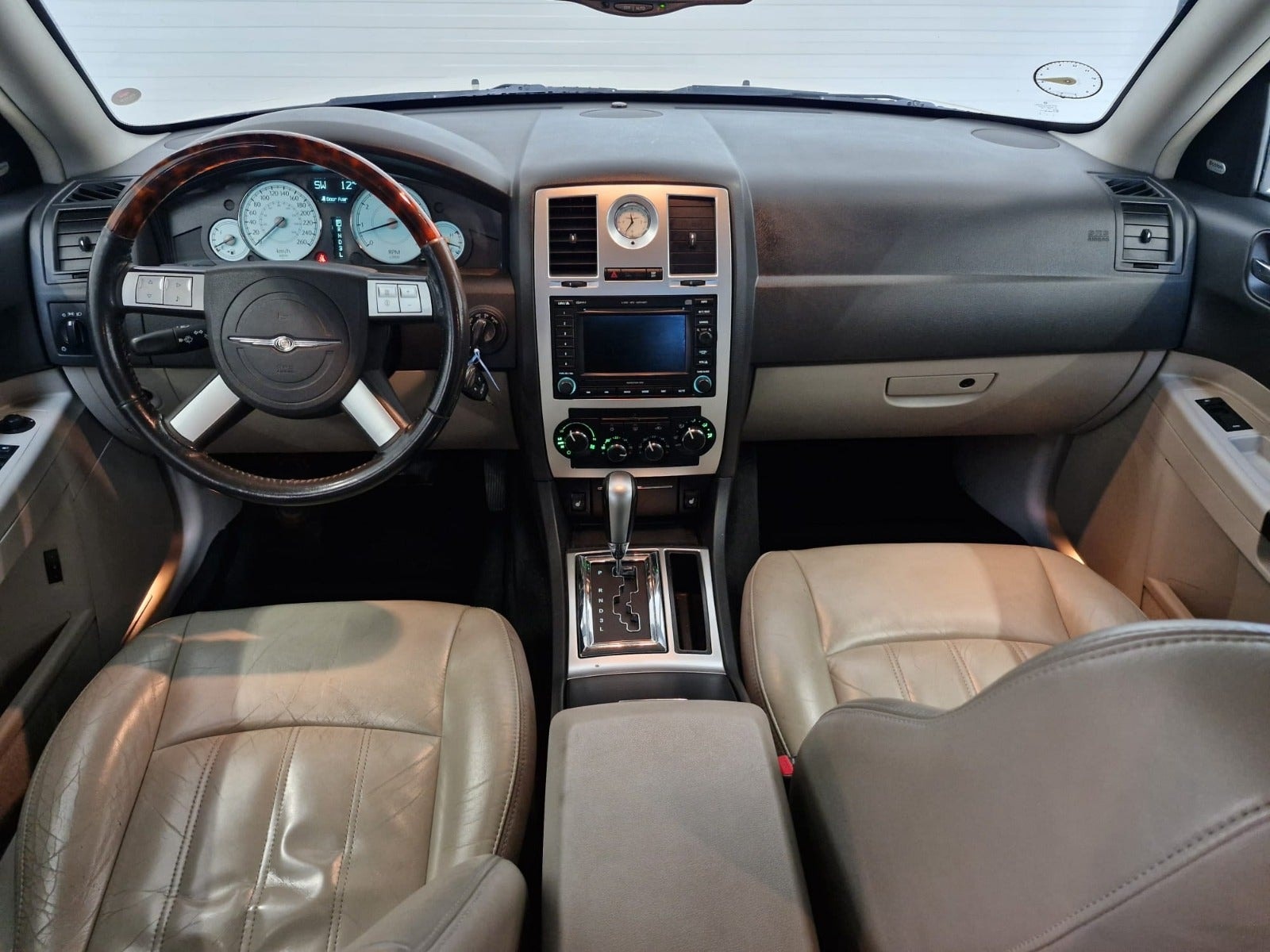 Chrysler 300C 3.5 V6 Automatic, 4-trins, 249ps, 2005