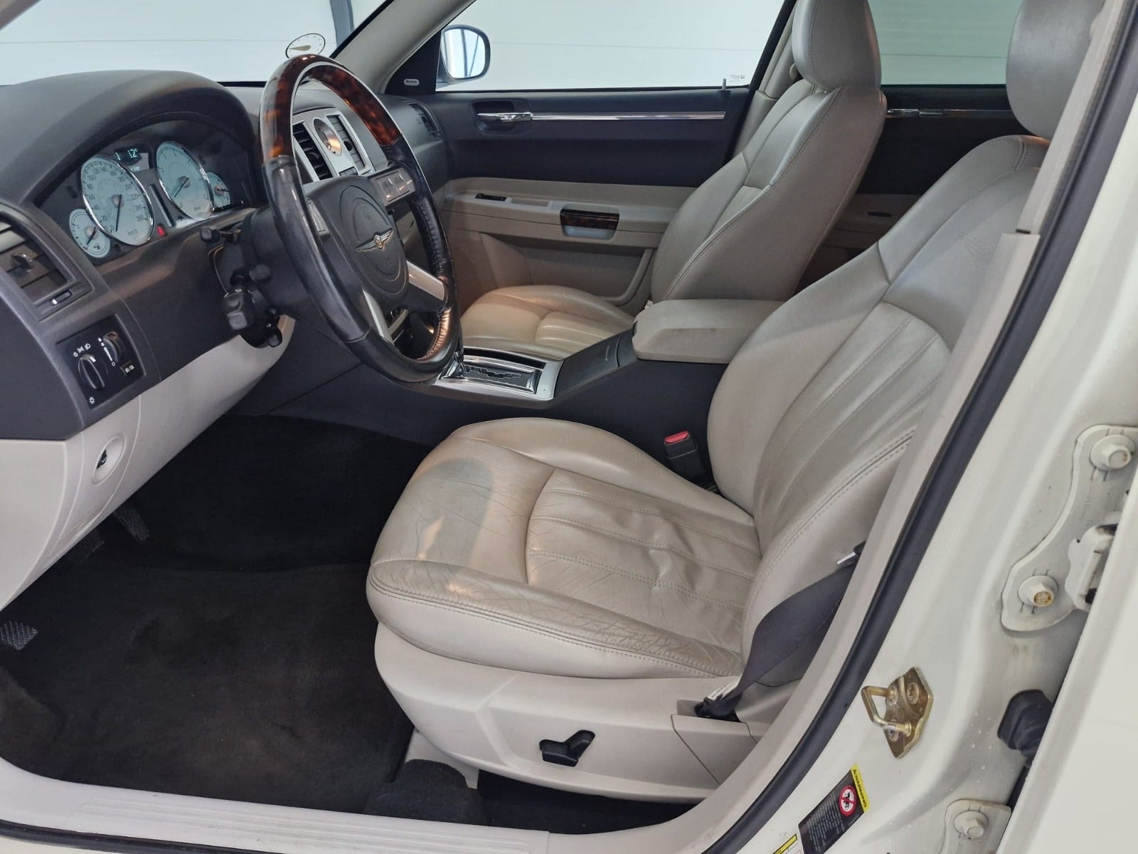 Chrysler 300C 3.5 V6 Automatic, 4-trins, 249ps, 2005
