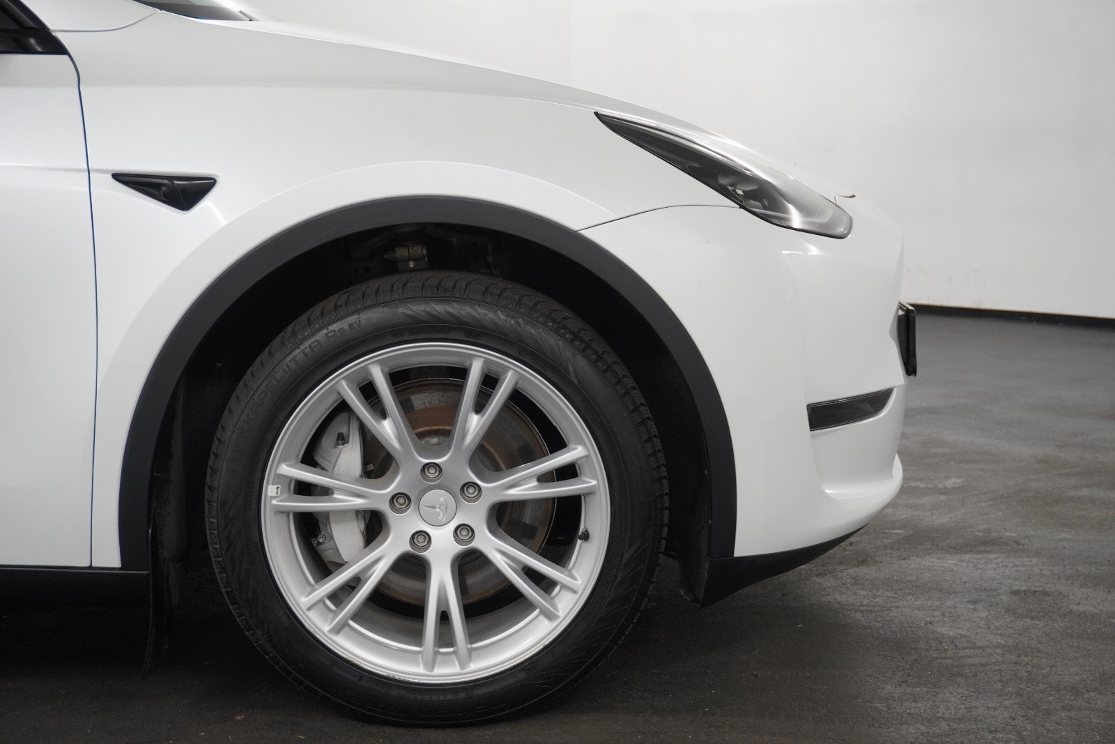 Tesla Model Y Long Range AWD, 514ps, 2024