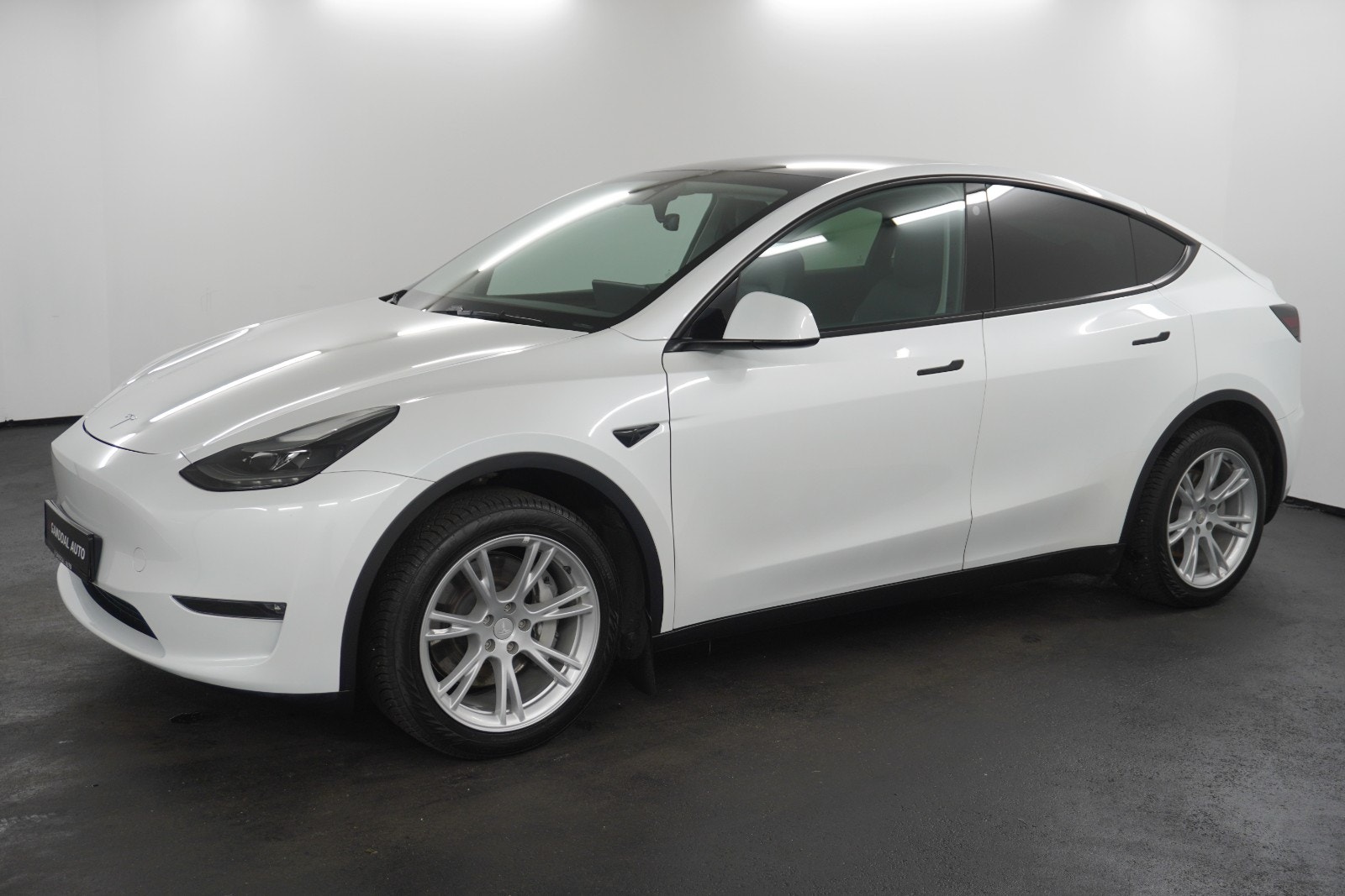 Tesla Model Y Long Range AWD, 514ps, 2024