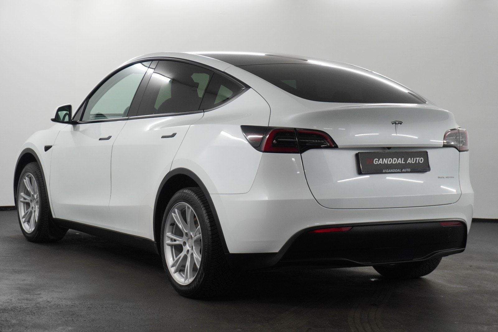 Tesla Model Y Long Range AWD, 514ps, 2024