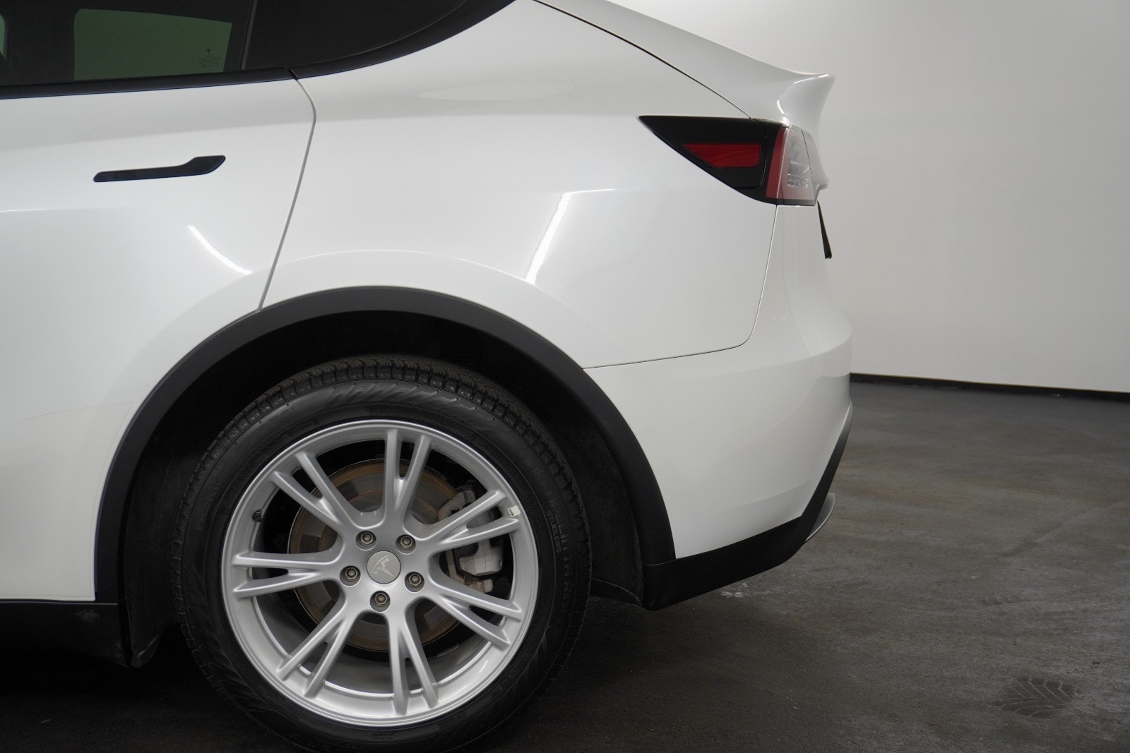Tesla Model Y Long Range AWD, 514ps, 2024