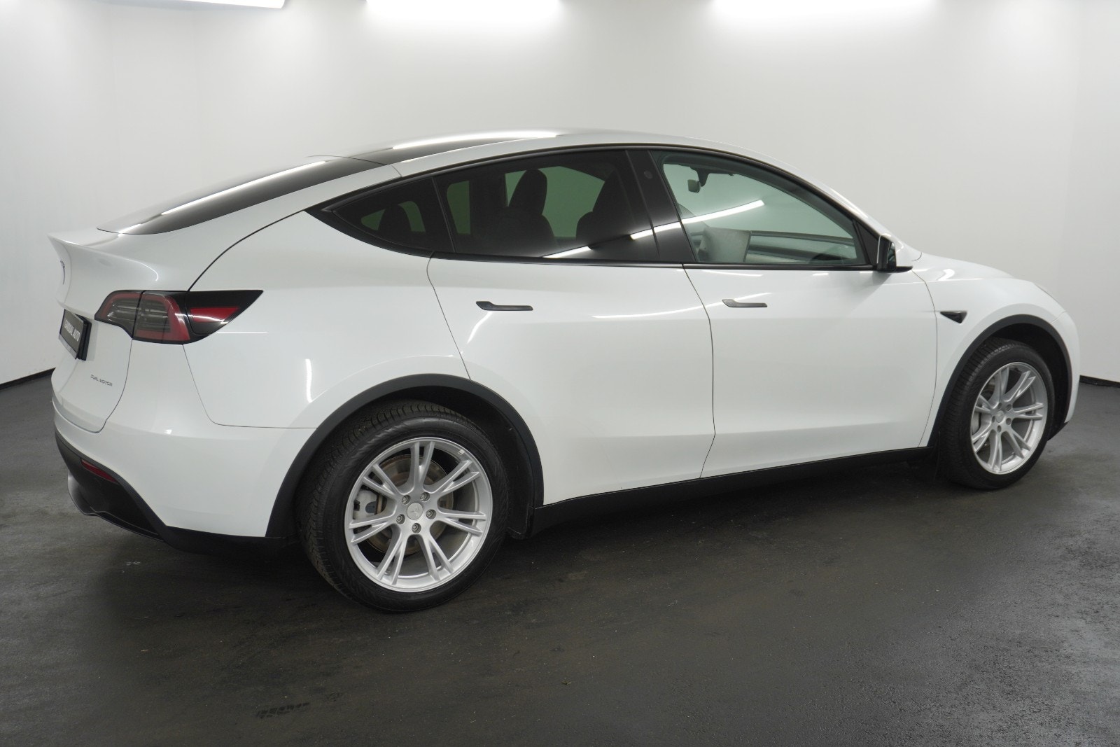 Tesla Model Y Long Range AWD, 514ps, 2024