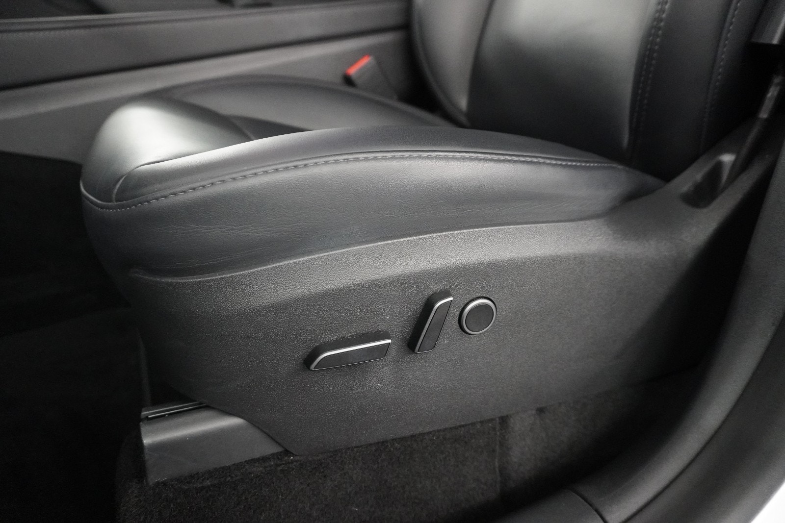 Tesla Model Y Long Range AWD, 514ps, 2024