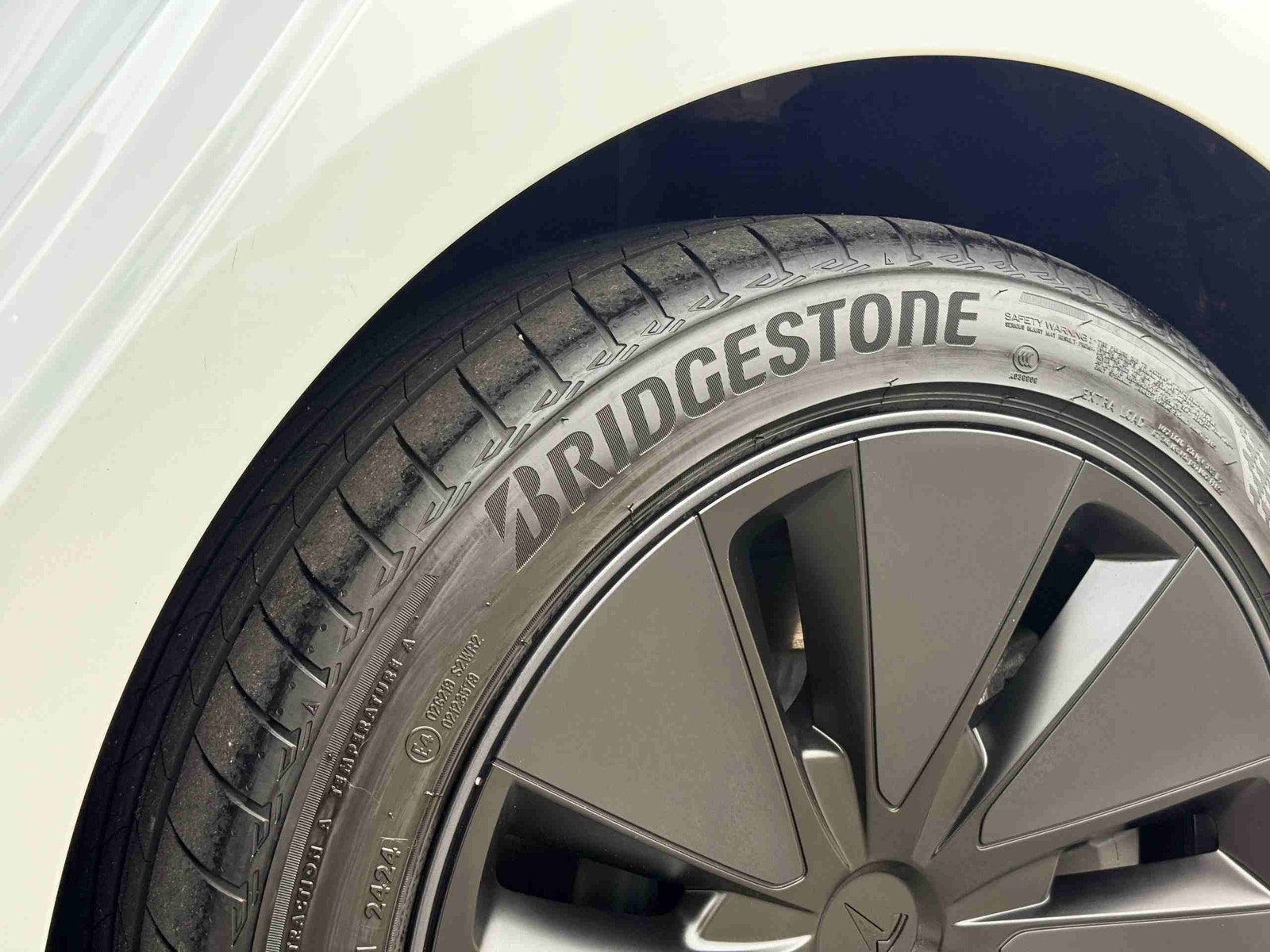 Tesla Model 3 Standard Range, 283hp, 2024