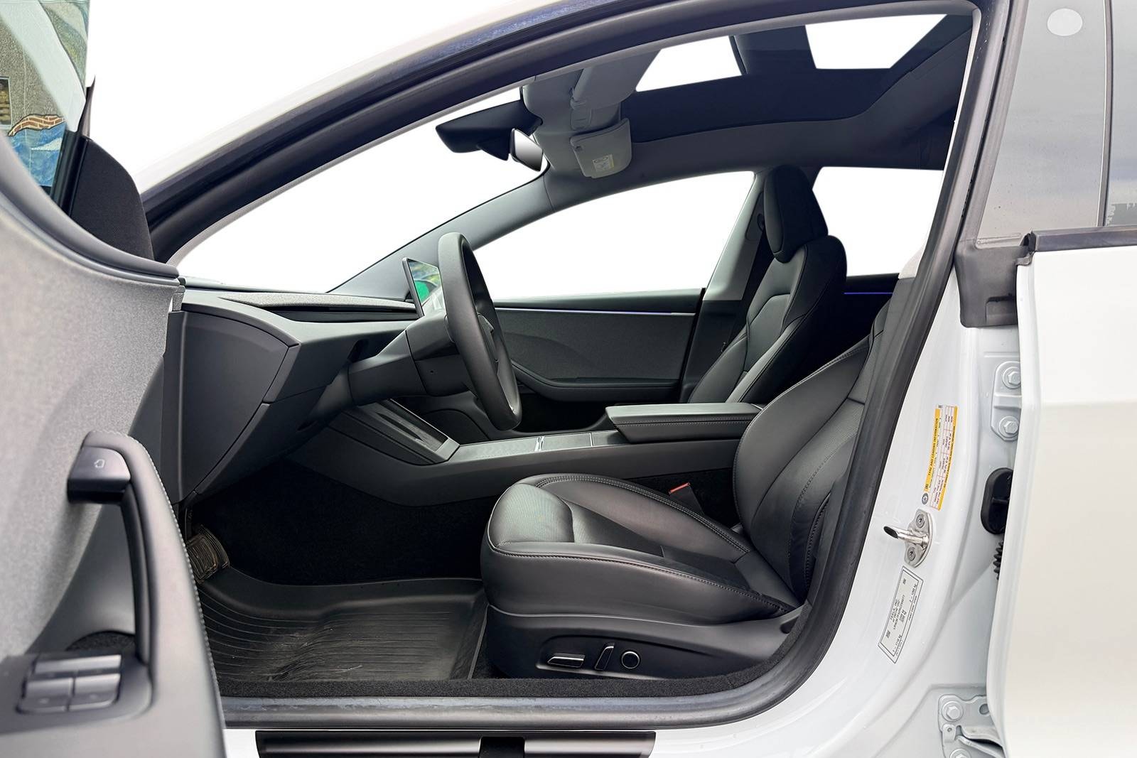 Tesla Model 3 Standard Range, 283hp, 2024