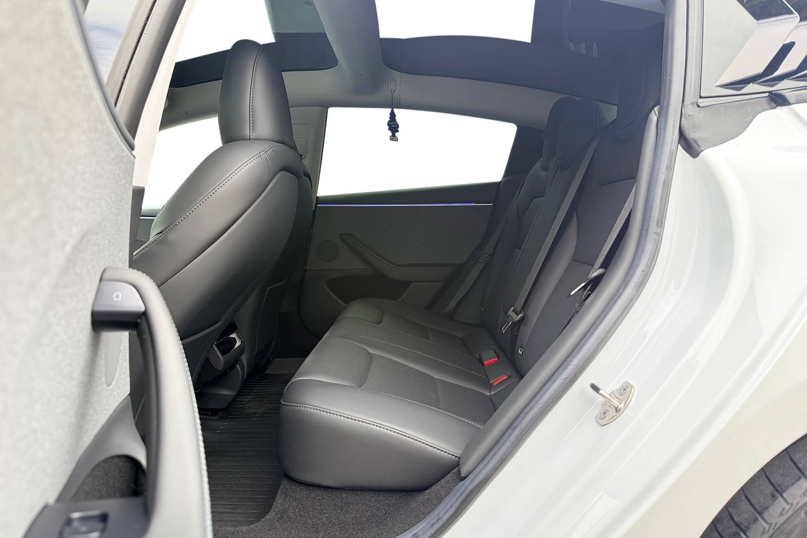 Tesla Model 3 Standard Range, 283hp, 2024