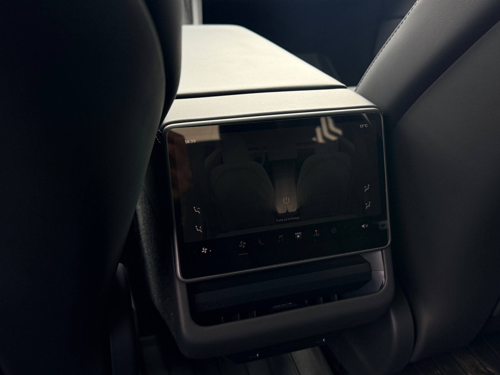 Tesla Model 3 Standard Range, 283hp, 2024