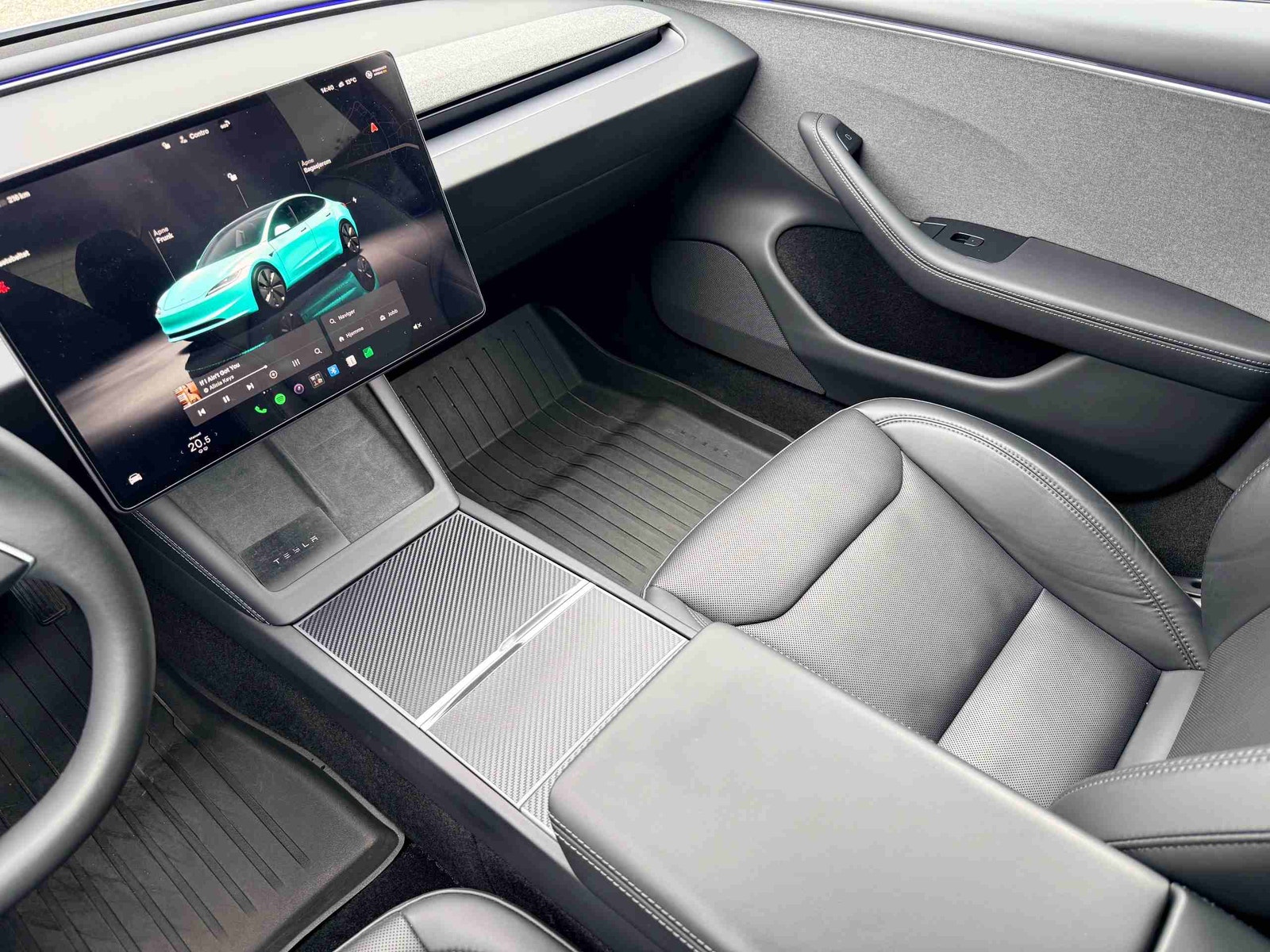Tesla Model 3 Standard Range, 283hp, 2024