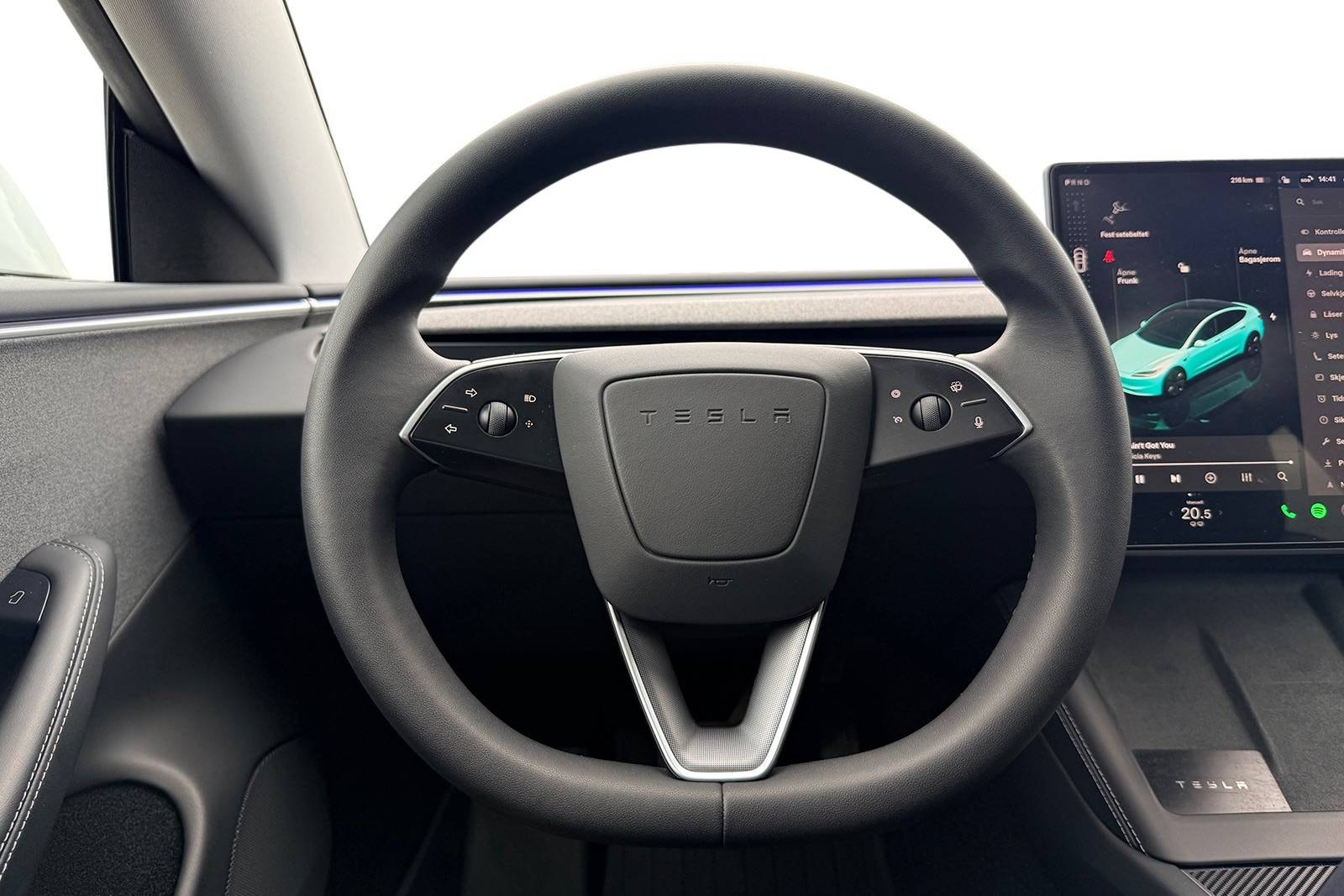 Tesla Model 3 Standard Range, 283hp, 2024