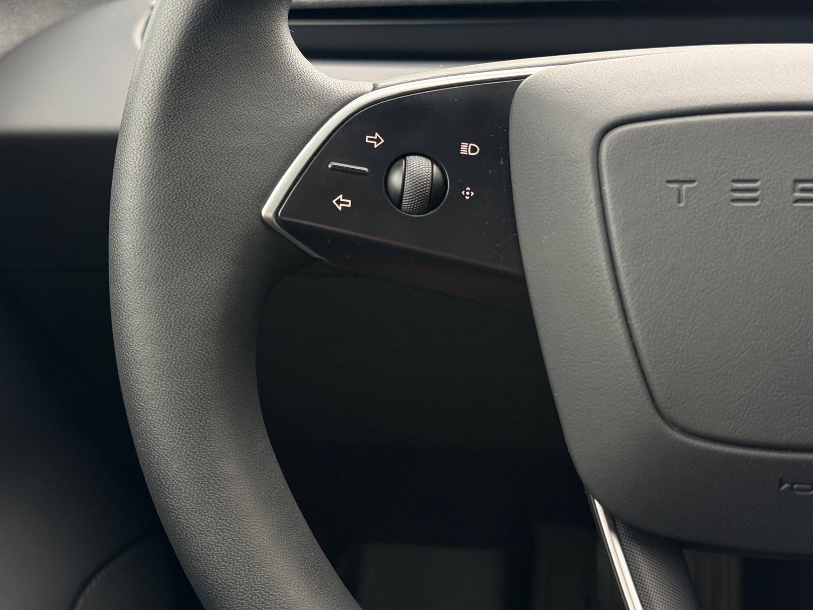 Tesla Model 3 Standard Range, 283hp, 2024