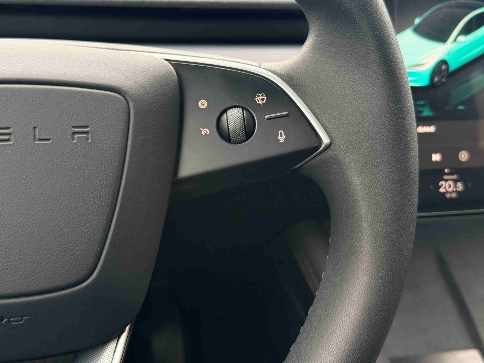 Tesla Model 3 Standard Range, 283hp, 2024