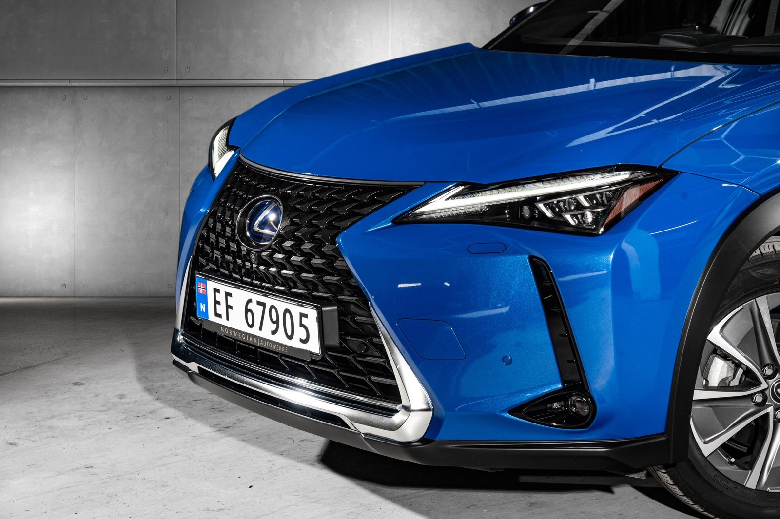 Lexus UX 300e, 204ps, 2023