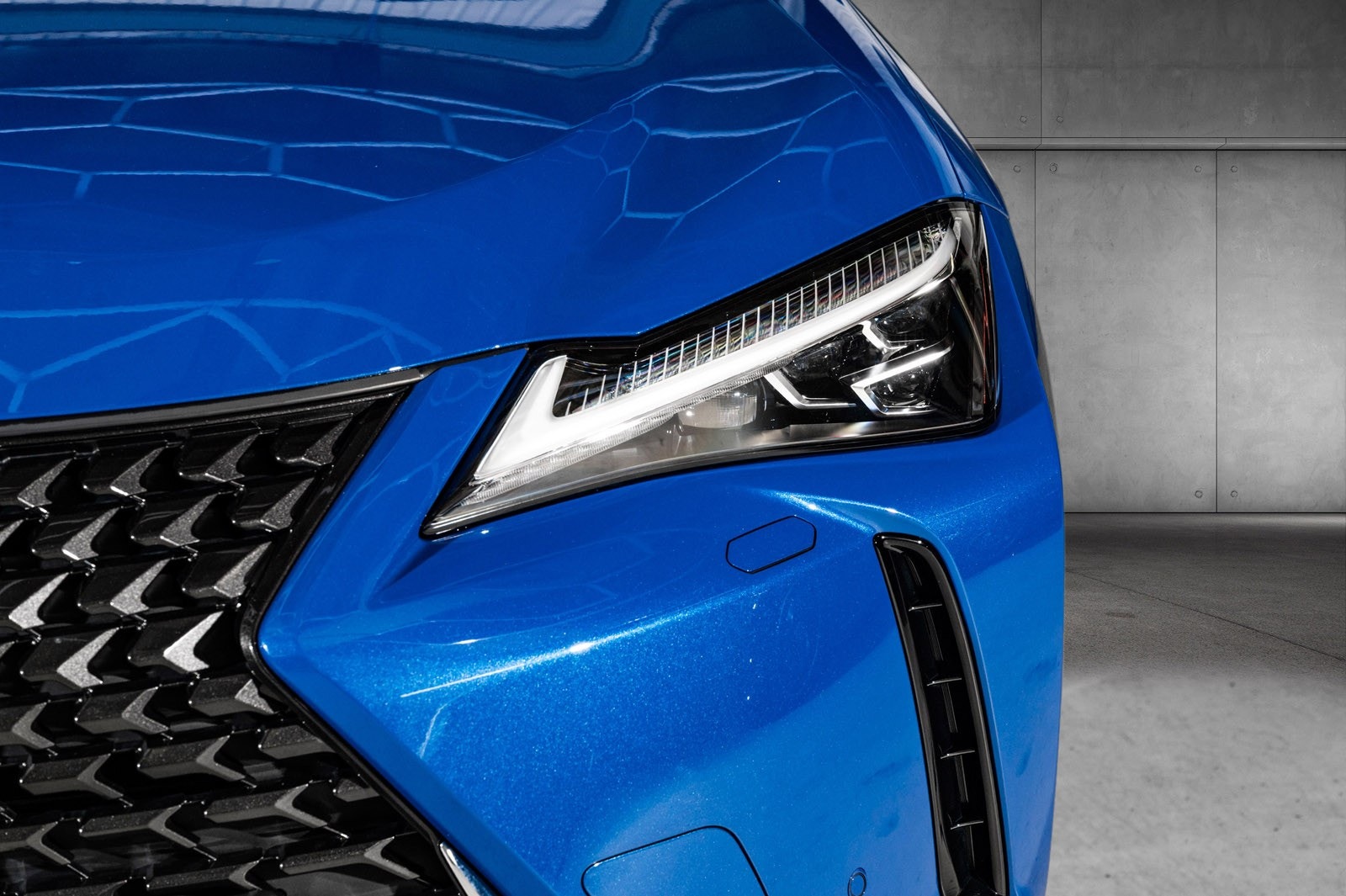 Lexus UX 300e, 204ps, 2023