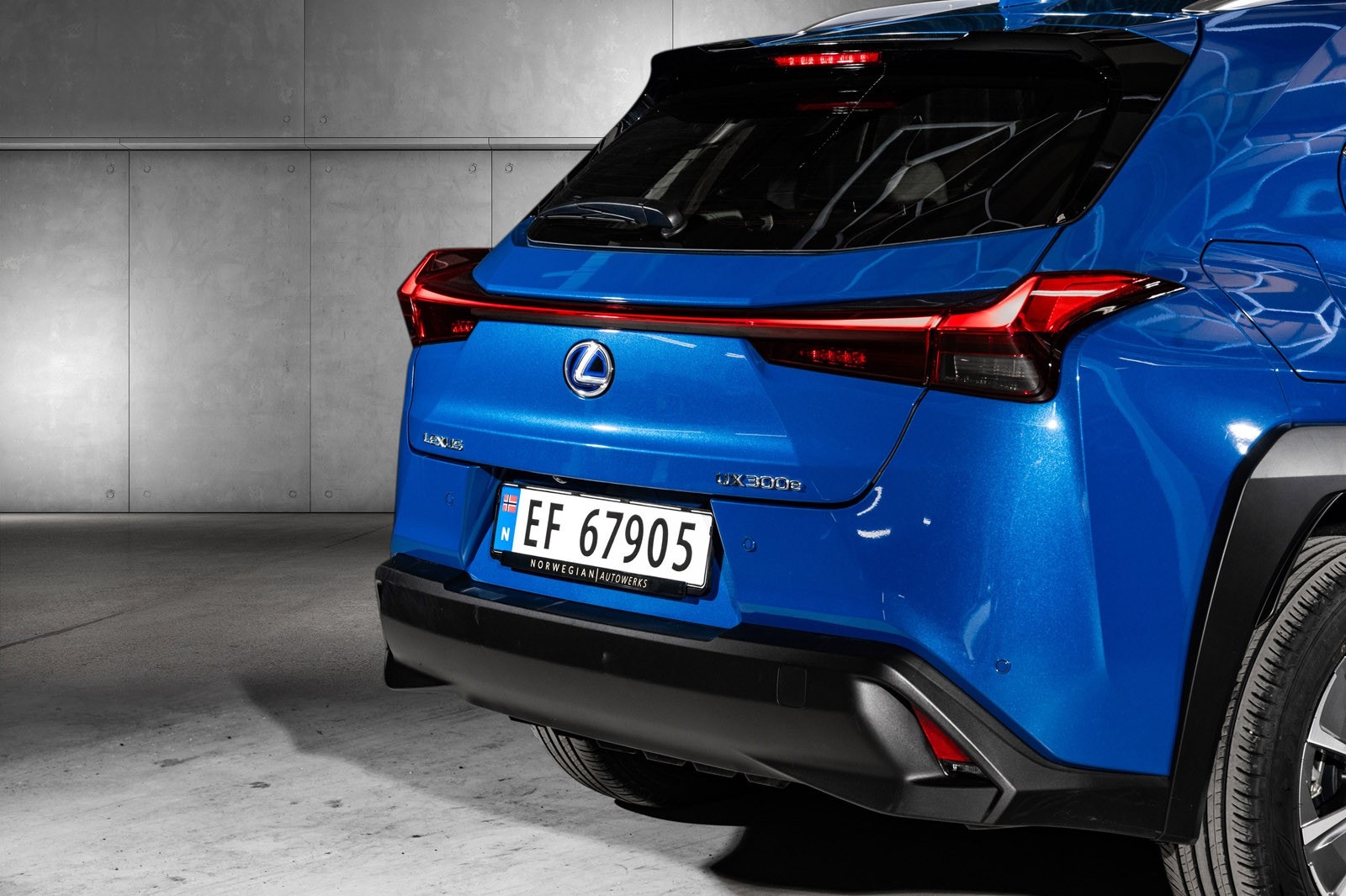 Lexus UX 300e, 204ps, 2023
