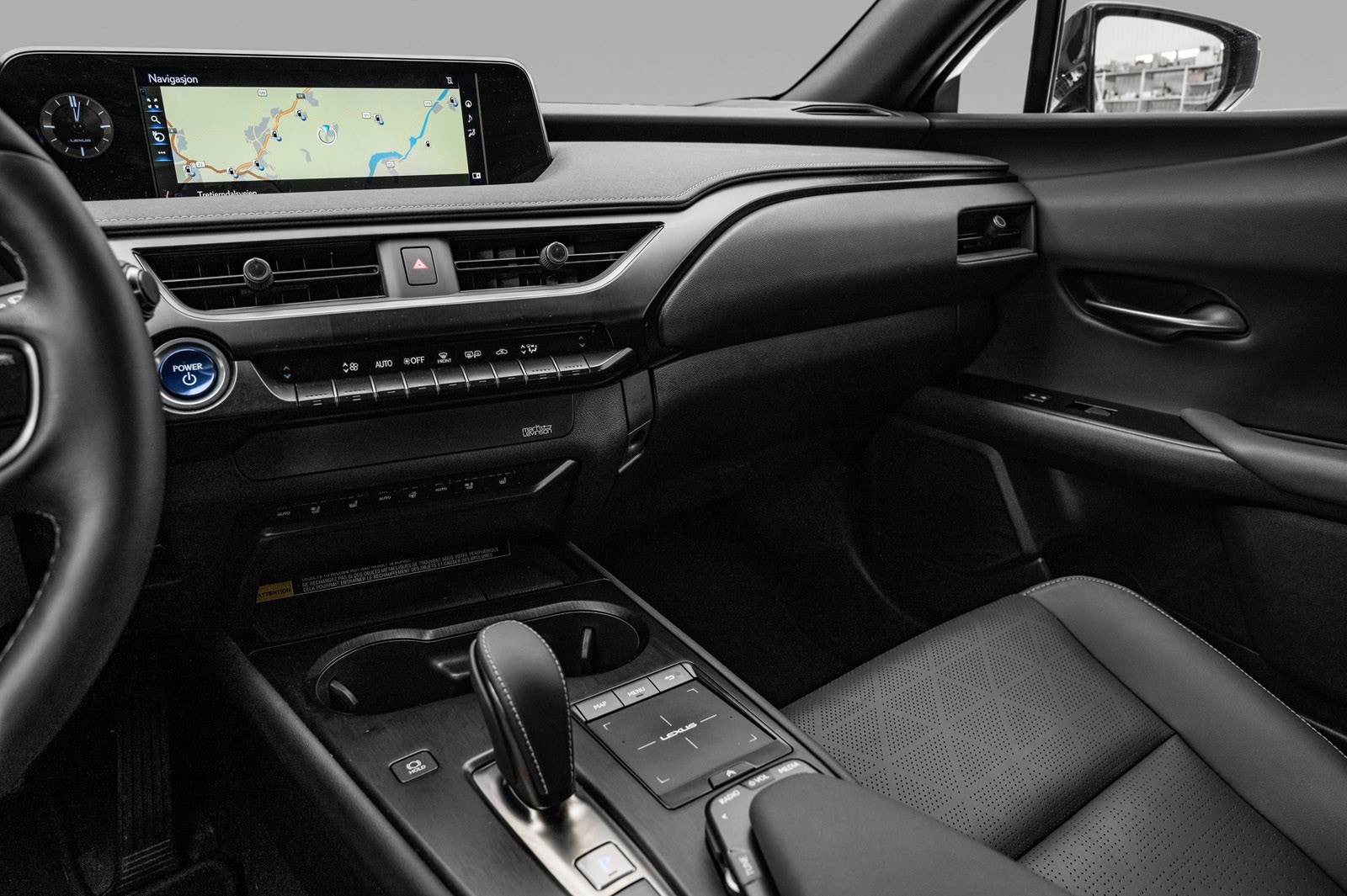 Lexus UX 300e, 204ps, 2023