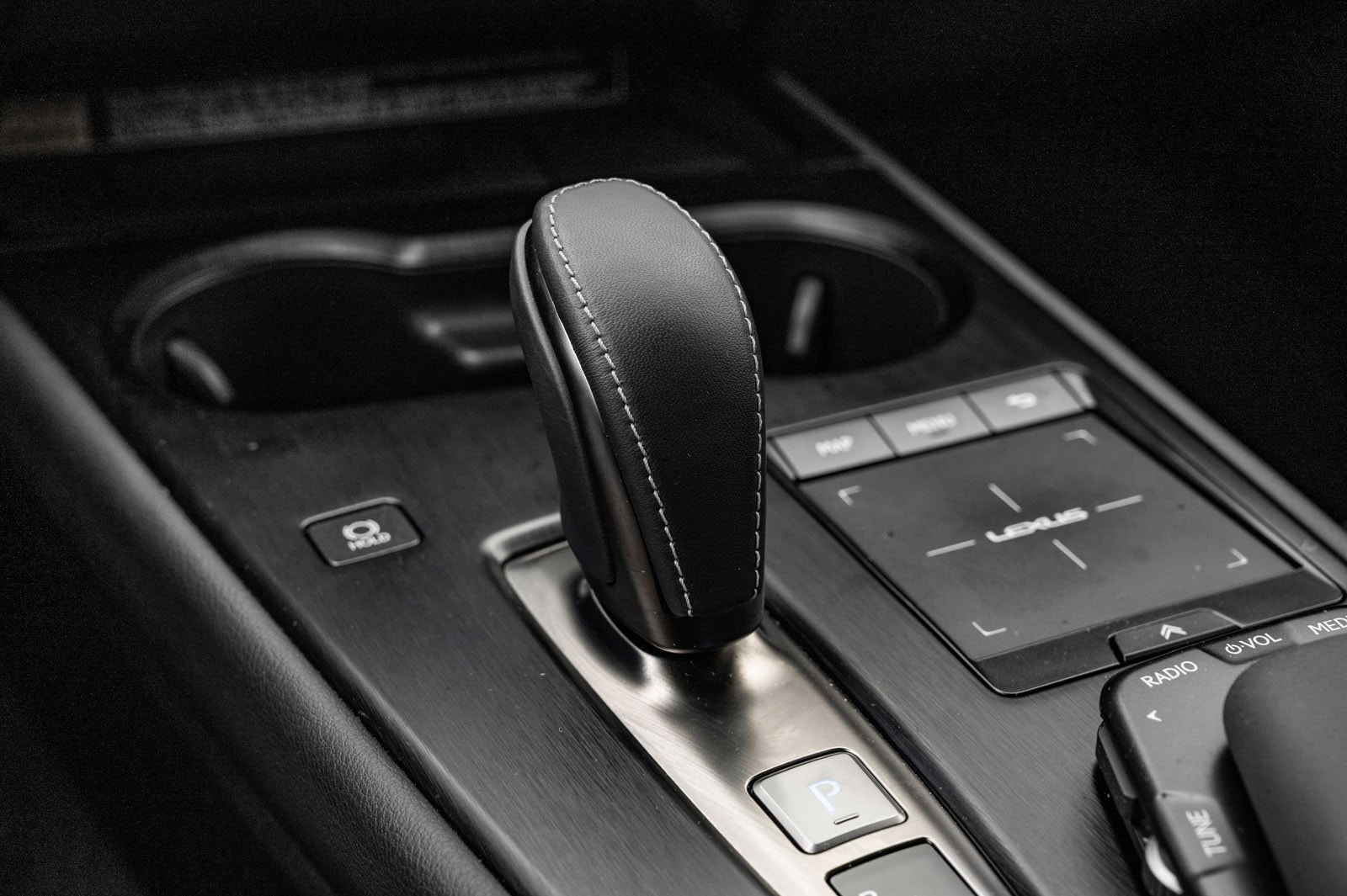 Lexus UX 300e, 204ps, 2023