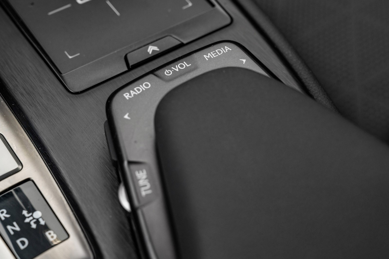 Lexus UX 300e, 204ps, 2023