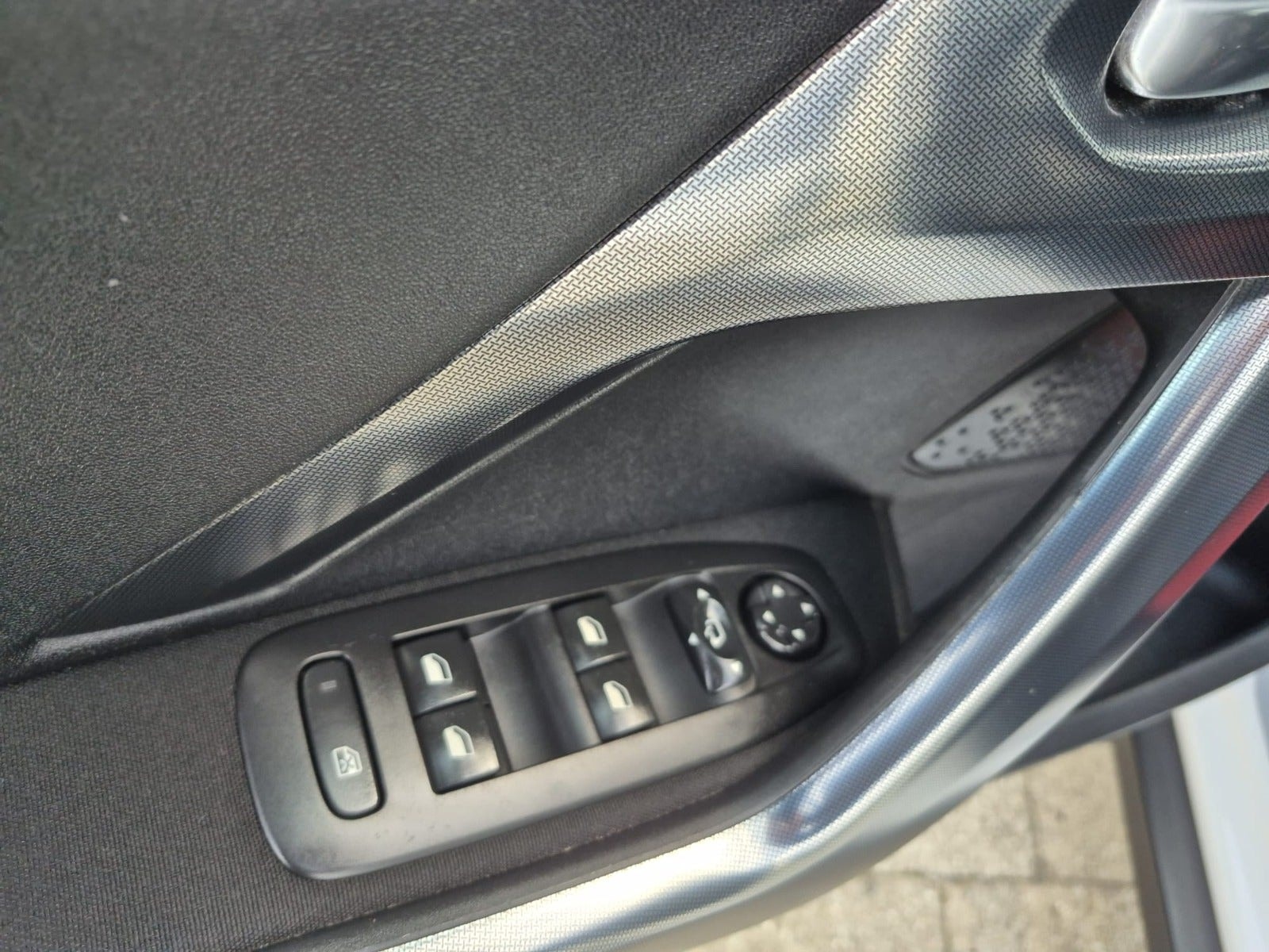 Peugeot 2008 1.2 PureTech 110 Manual, 5-trins, 110ps, 2018