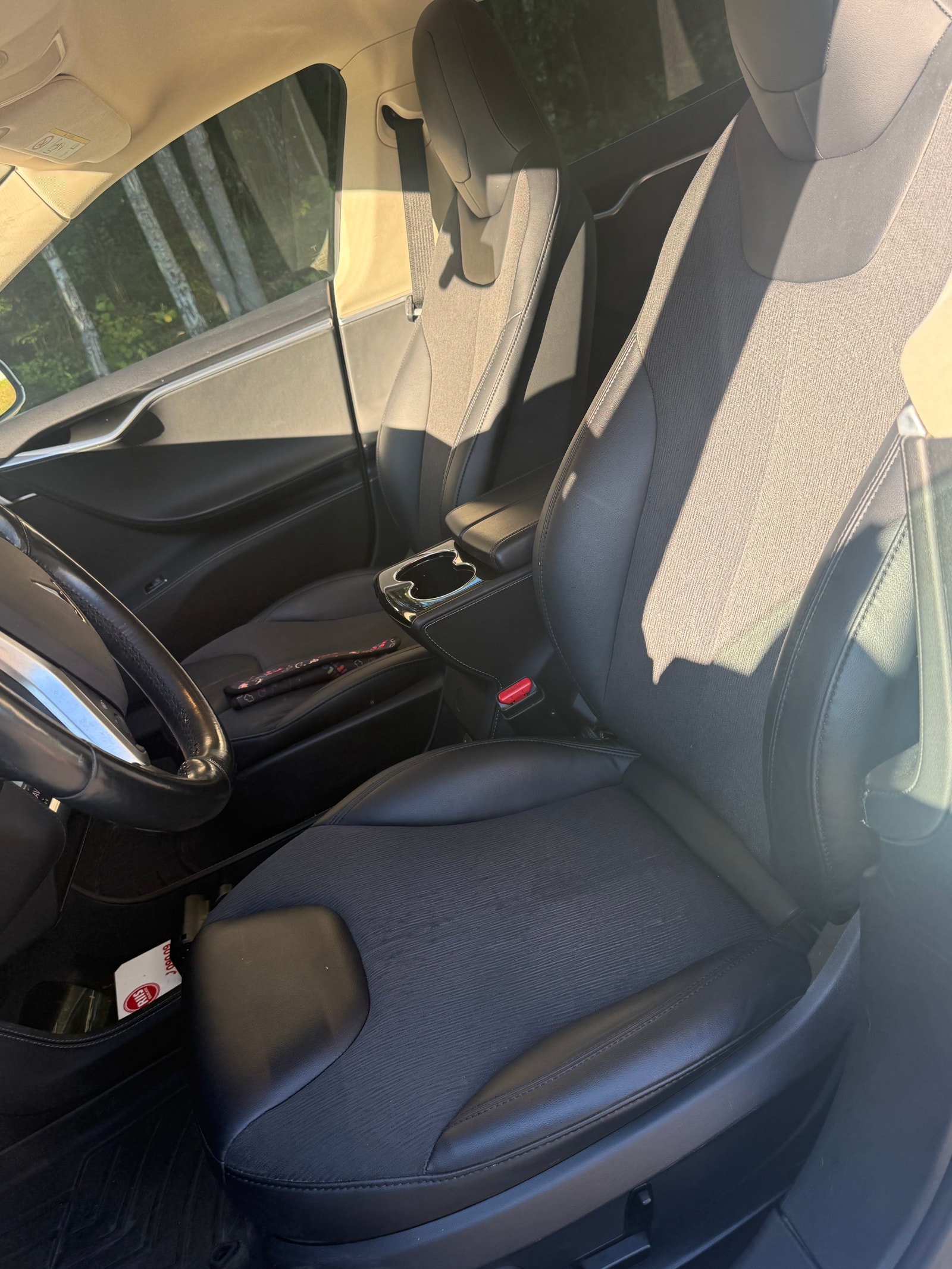 Tesla Model S 85D, 423ps, 2015
