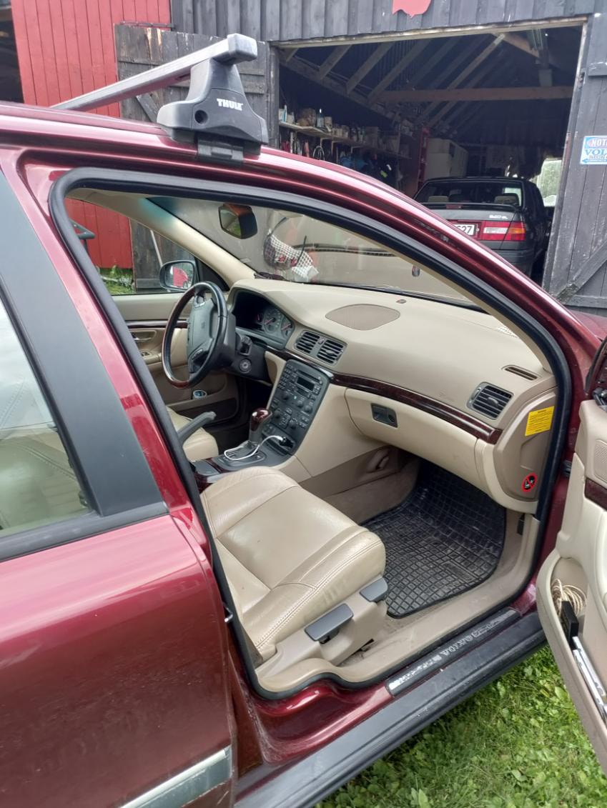 Volvo S80 2.0T Automatic, 180hp, 2000