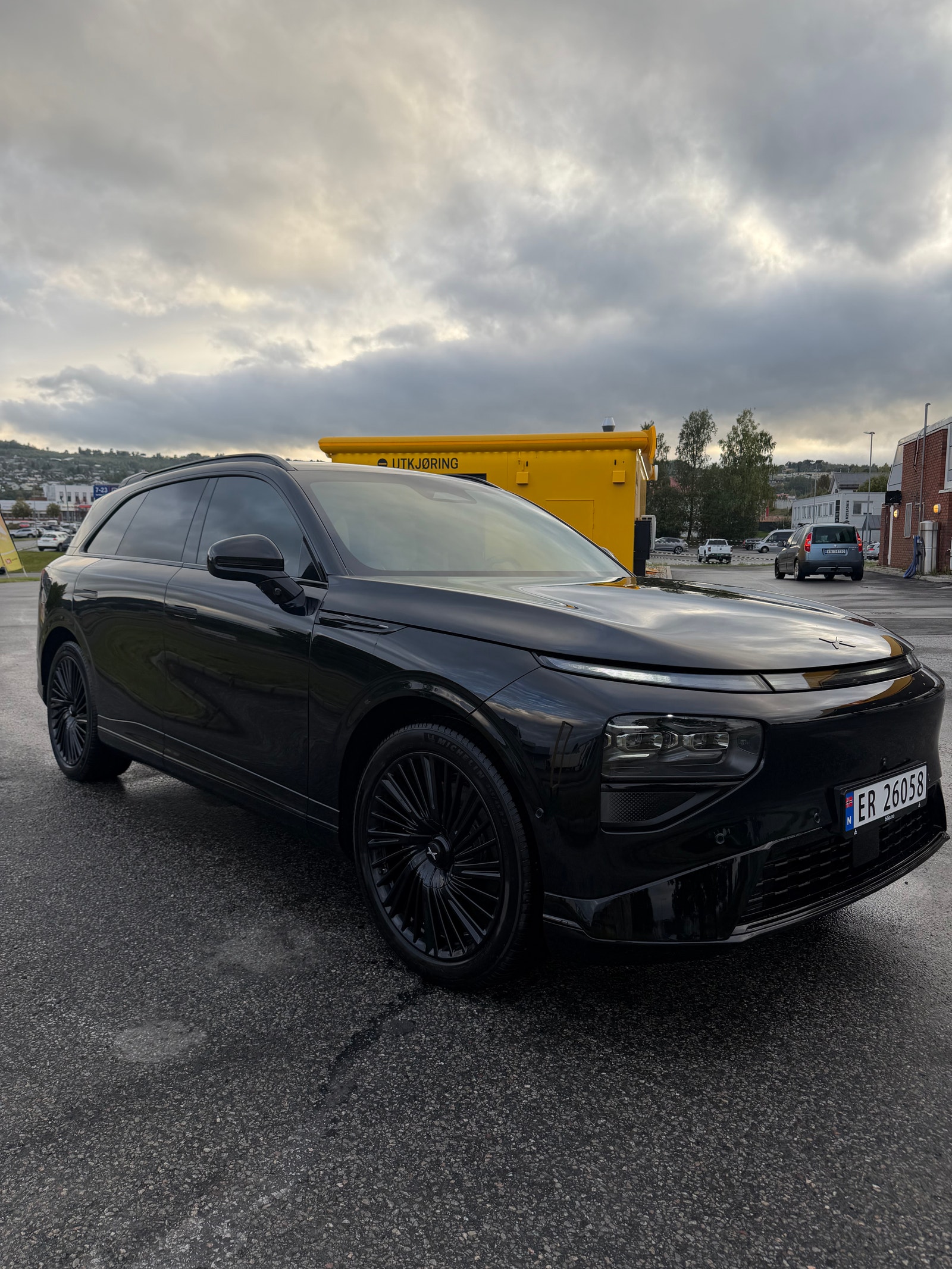 XPENG G9 Performance, 575ps, 2025