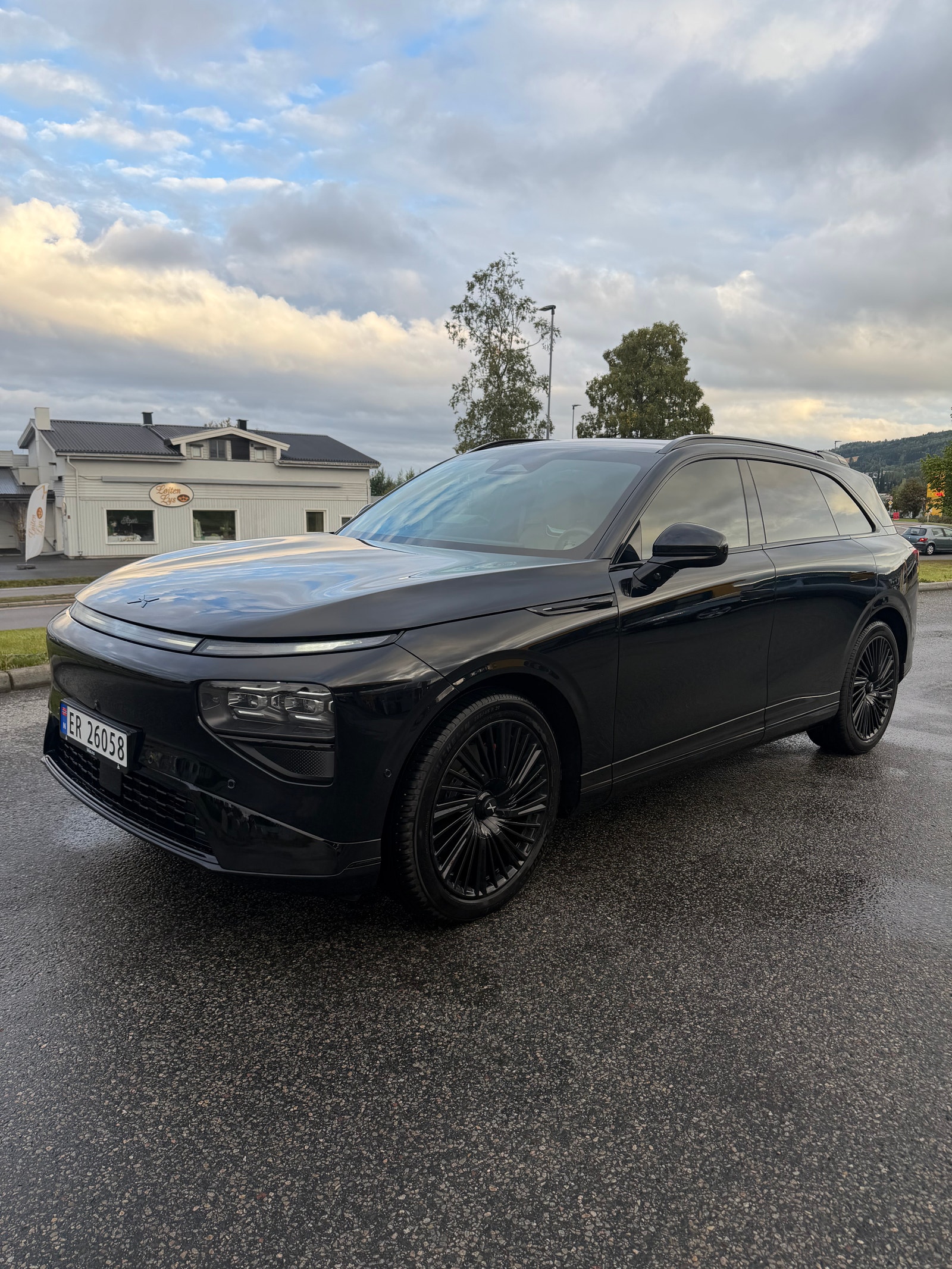 XPENG G9 Performance, 575ps, 2025