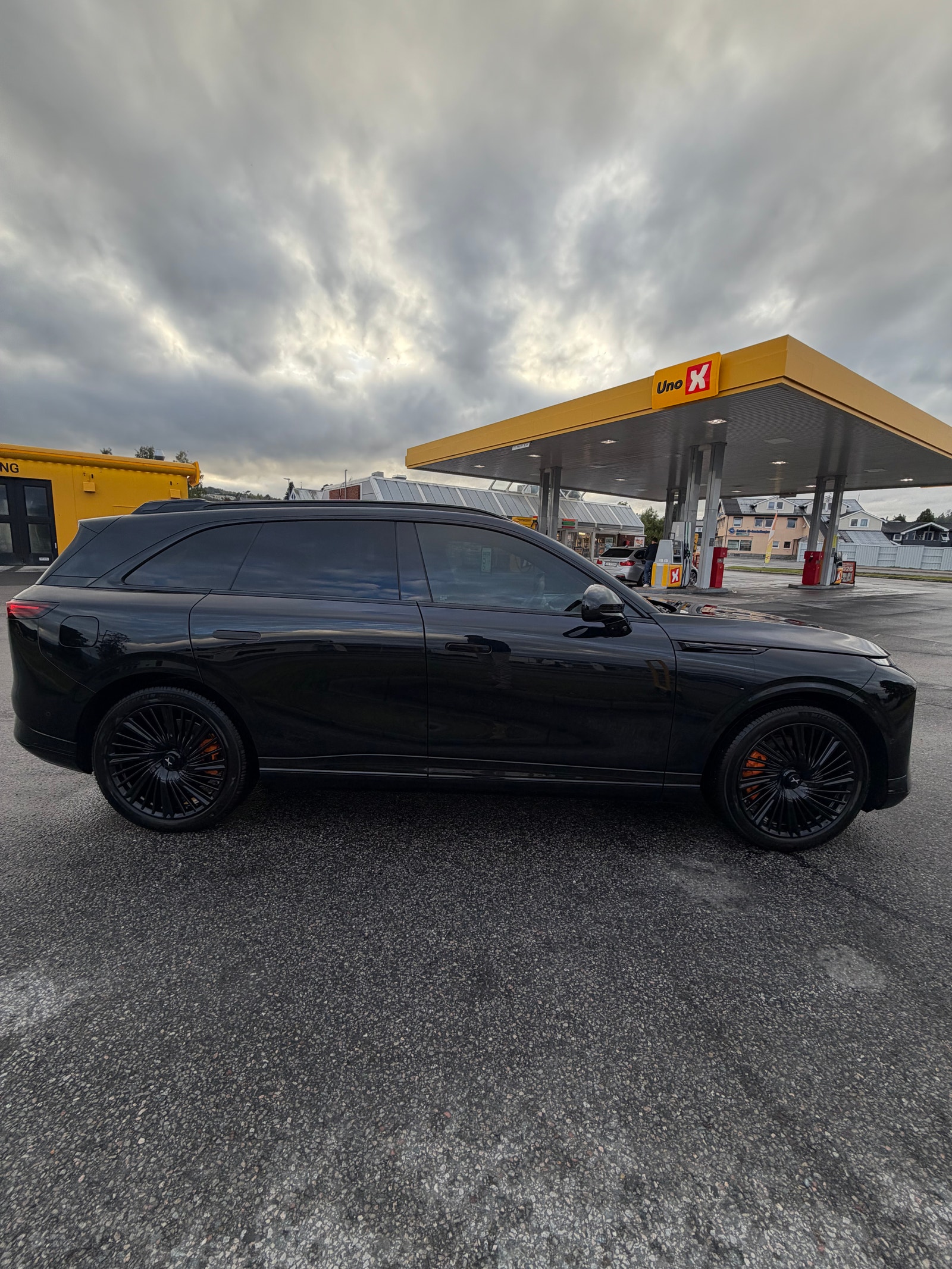 XPENG G9 Performance, 575ps, 2025