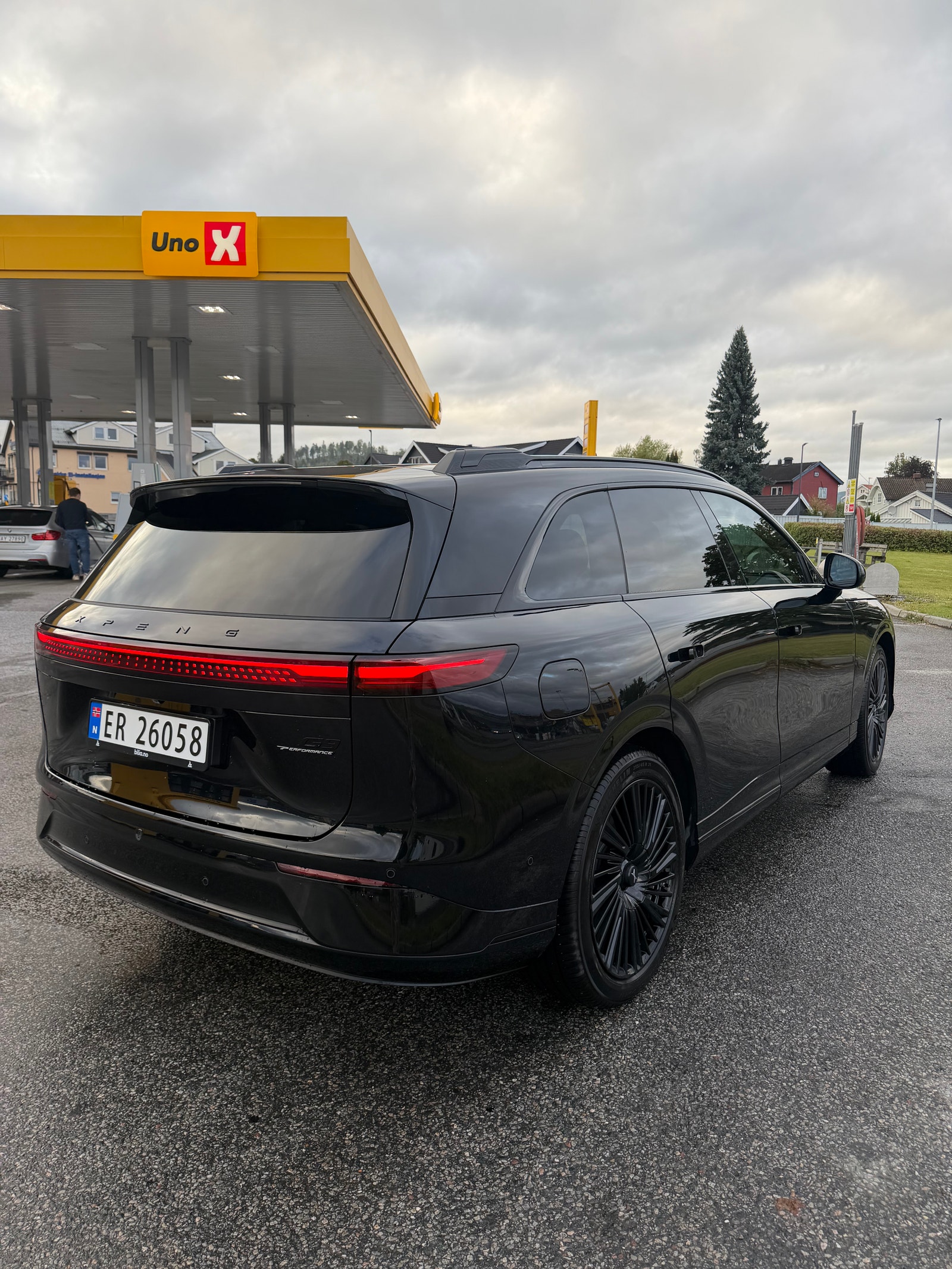 XPENG G9 Performance, 575ps, 2025