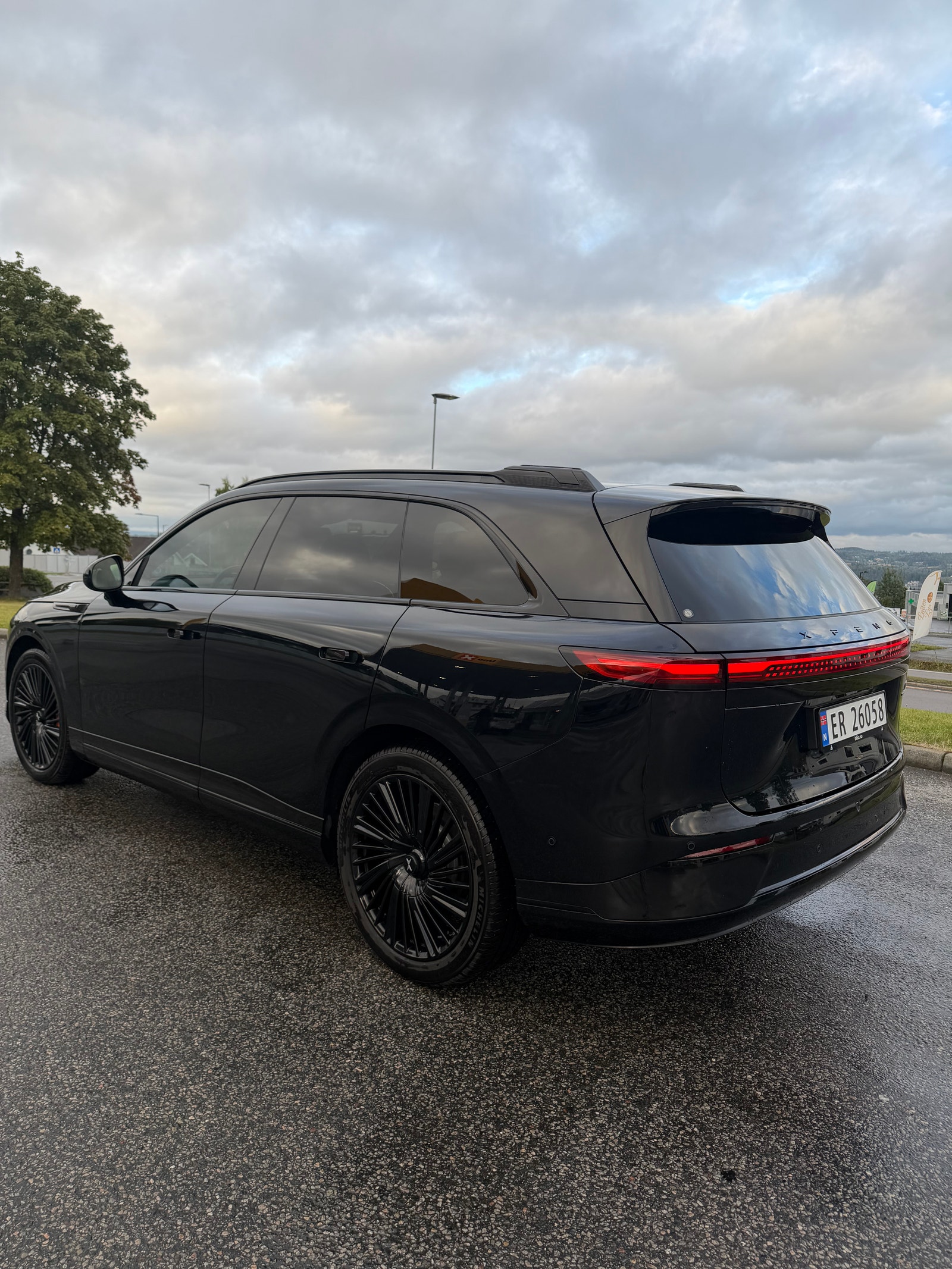 XPENG G9 Performance, 575ps, 2025
