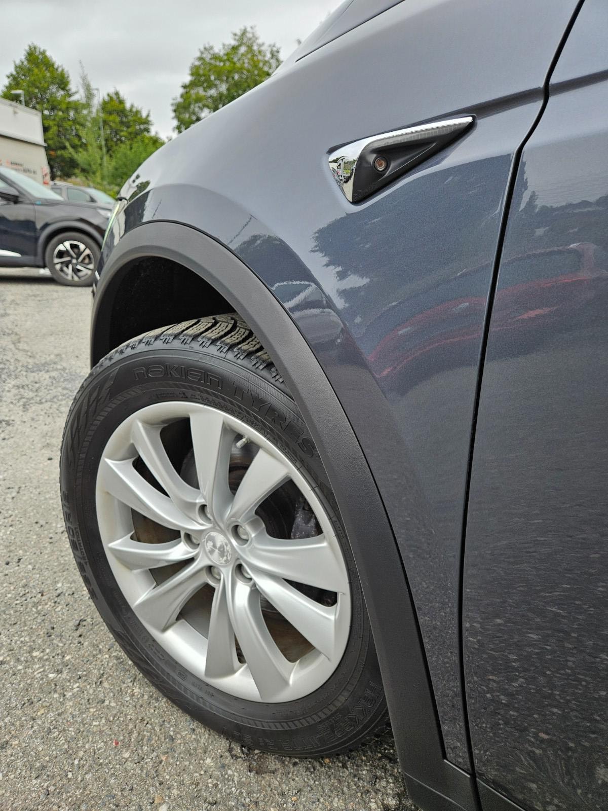 Tesla Model X Long Range, 423hp, 2020