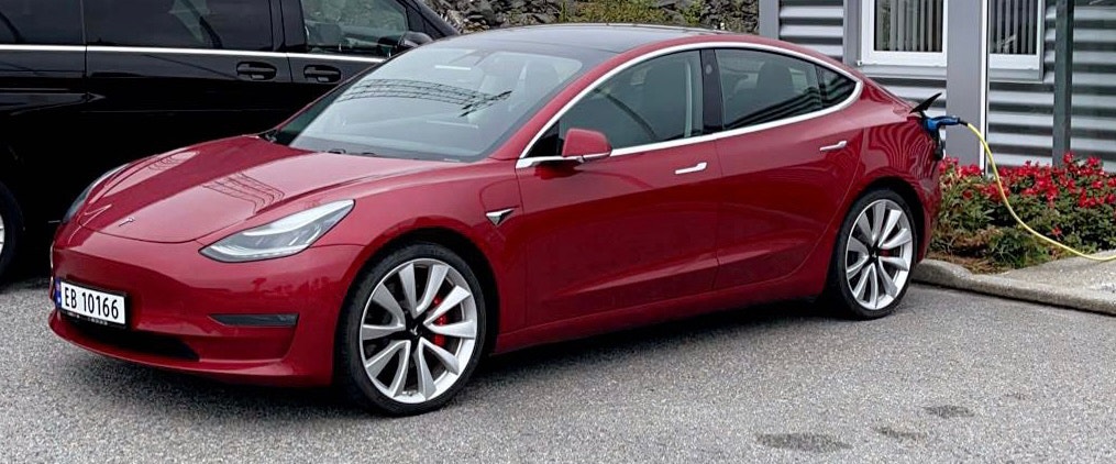 Tesla Model 3 Performance, 513hk, 2019