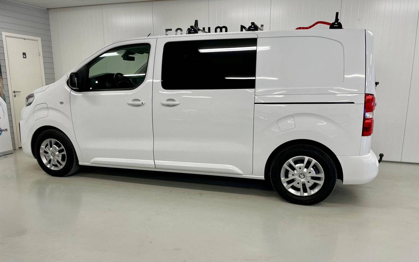 Peugeot e-Expert 75, 136hp, 2022