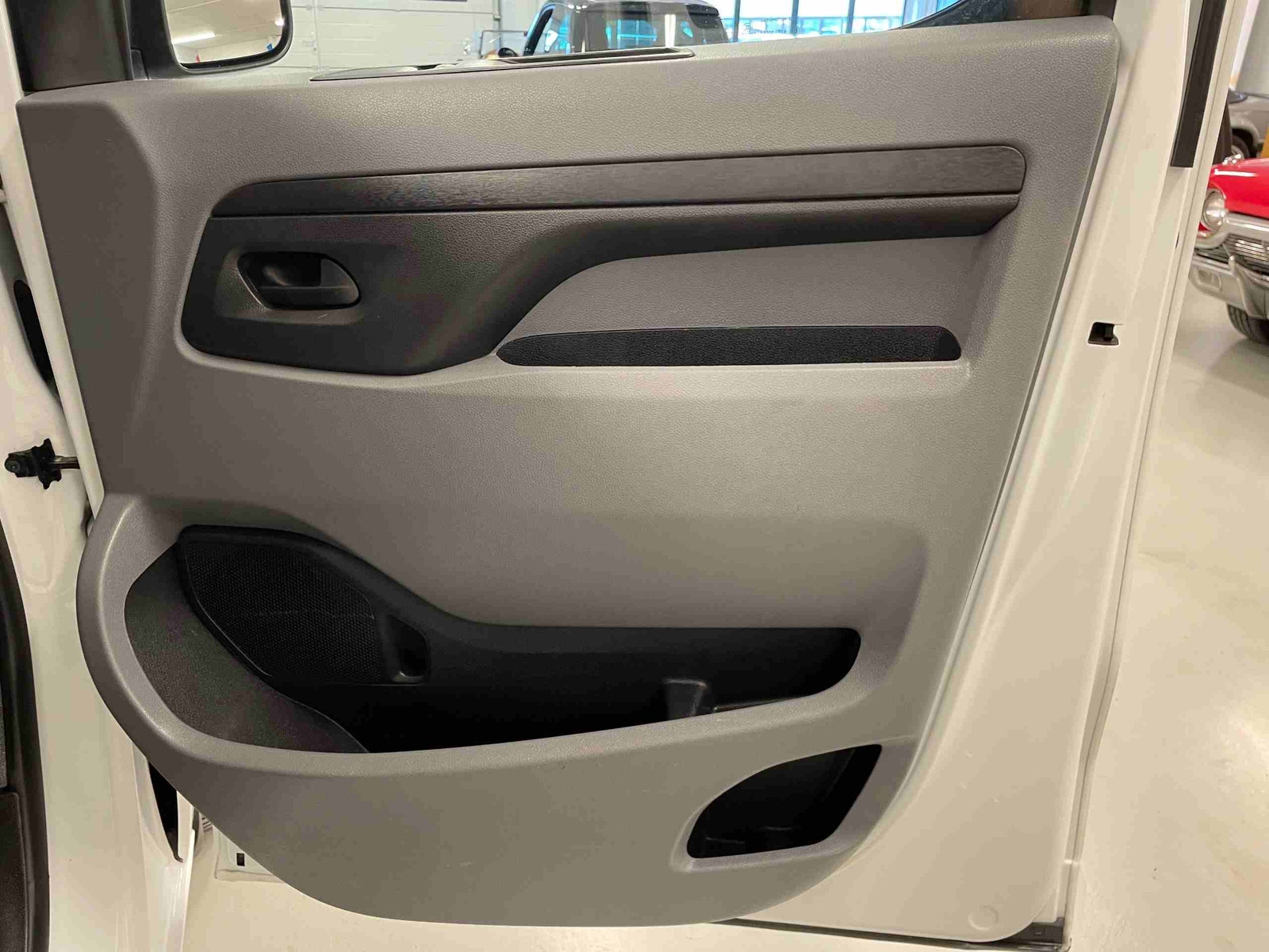 Peugeot e-Expert 75, 136hp, 2022