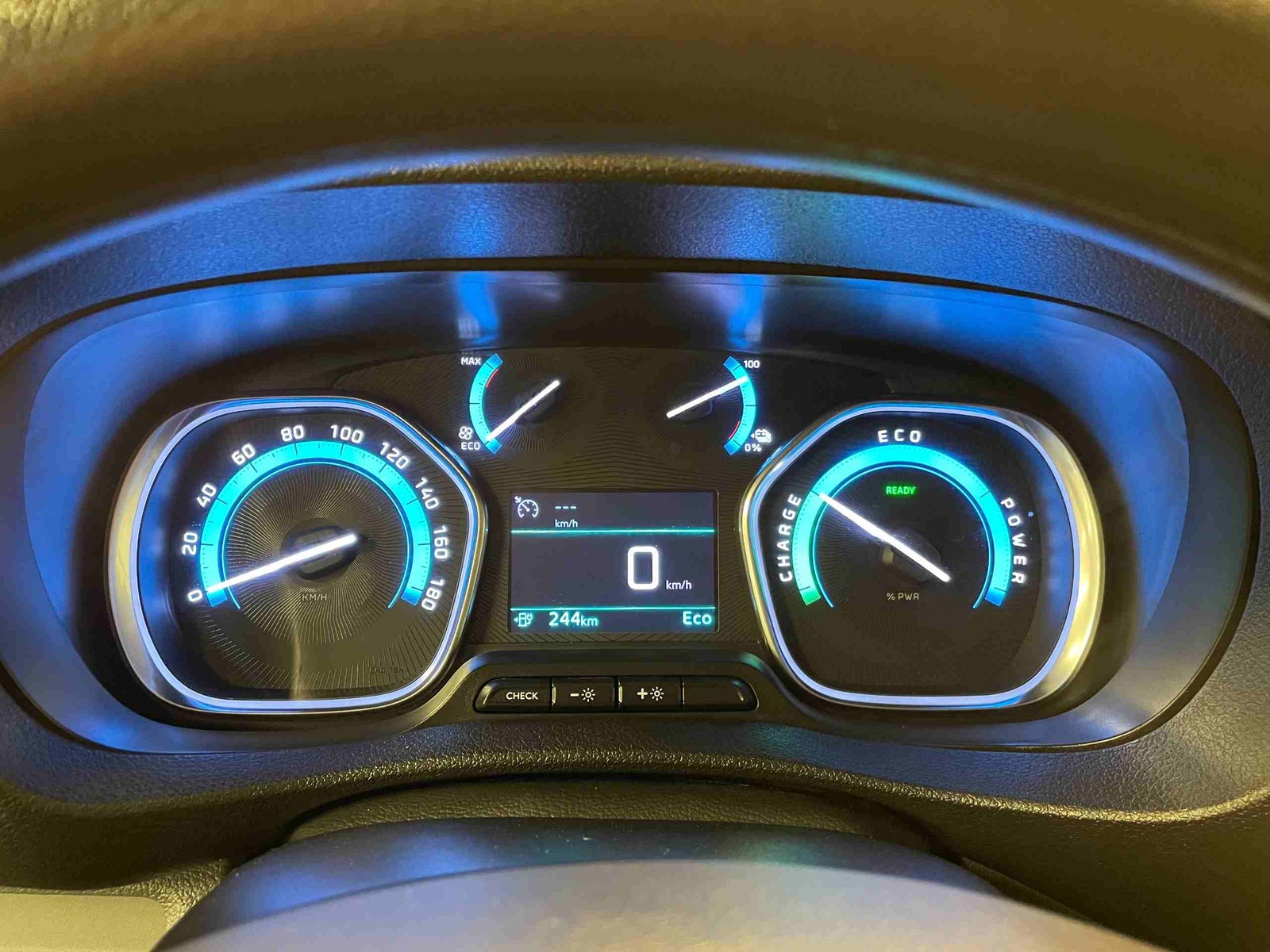 Peugeot e-Expert 75, 136hp, 2022