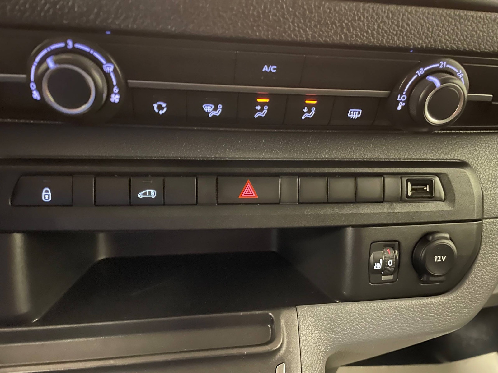 Peugeot e-Expert 75, 136hp, 2022