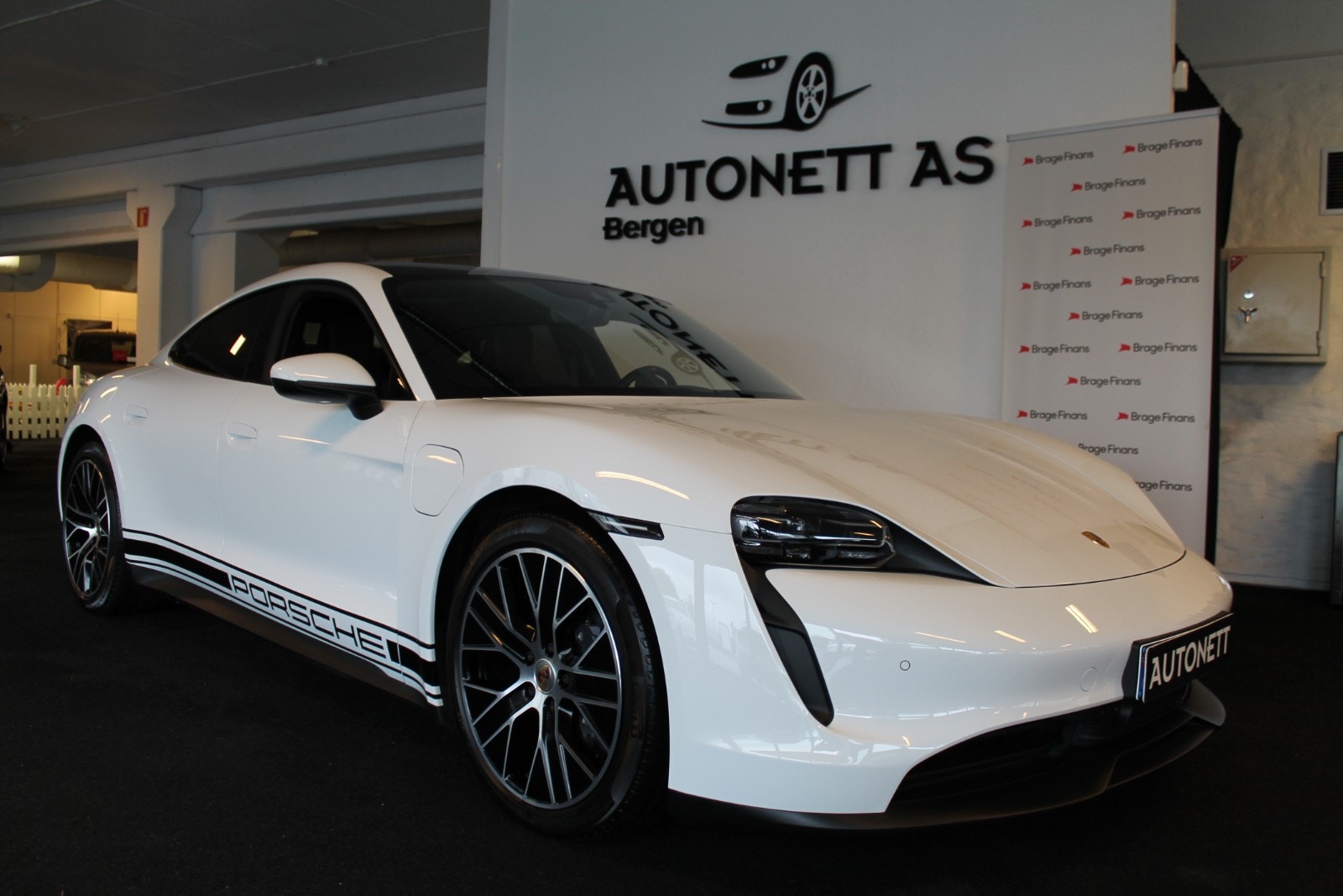 Porsche Taycan Direct Drive/automatisk, 2-trinn, 326hk, 2021