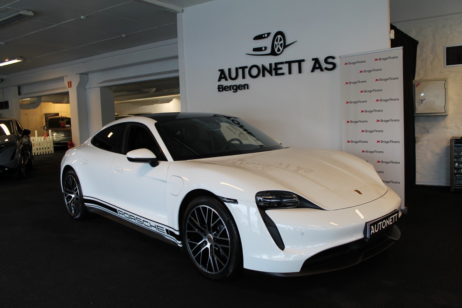 Porsche Taycan Direct Drive/automatisk, 2-trinn, 326hk, 2021