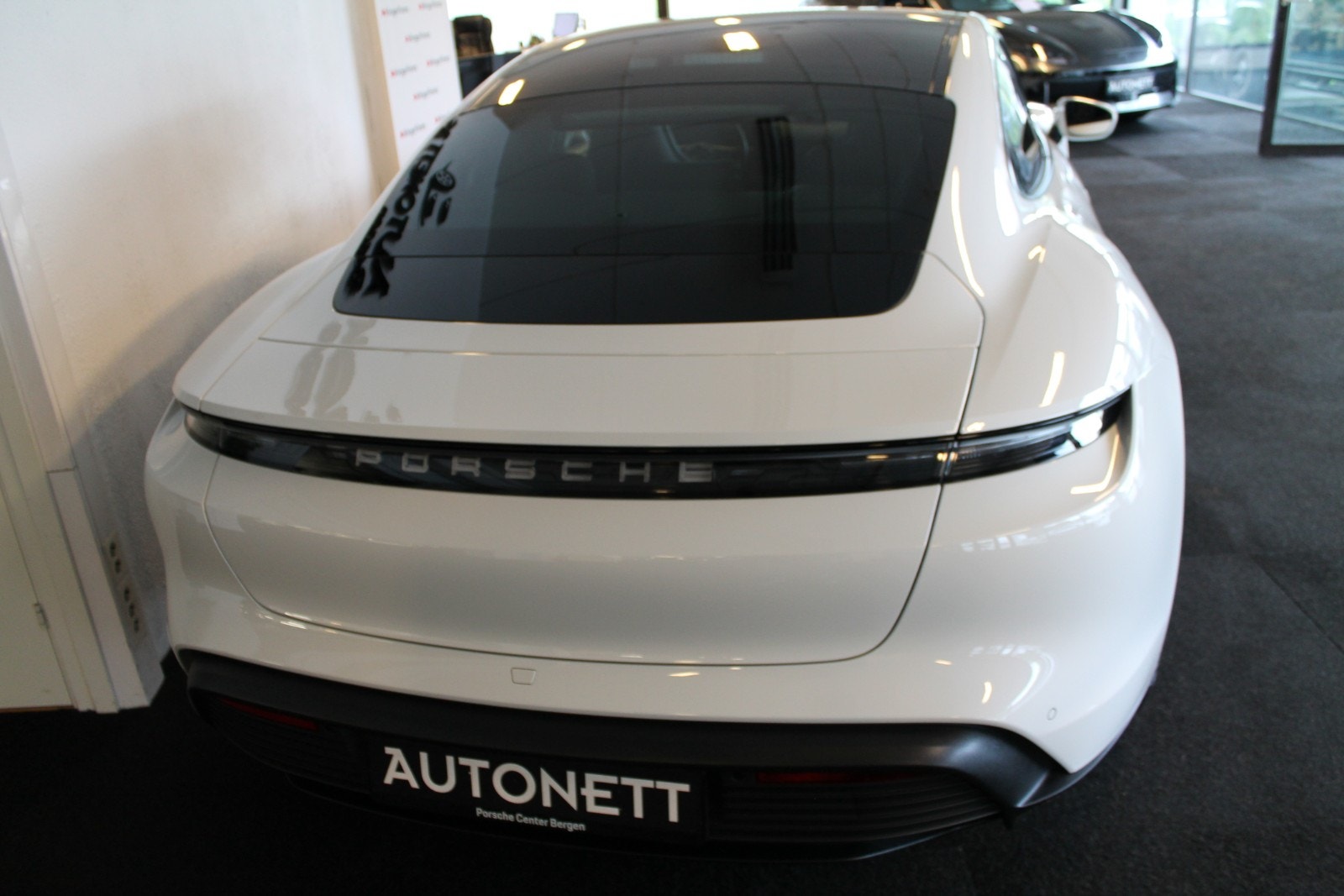 Porsche Taycan Direct Drive/automatisk, 2-trinn, 326hk, 2021