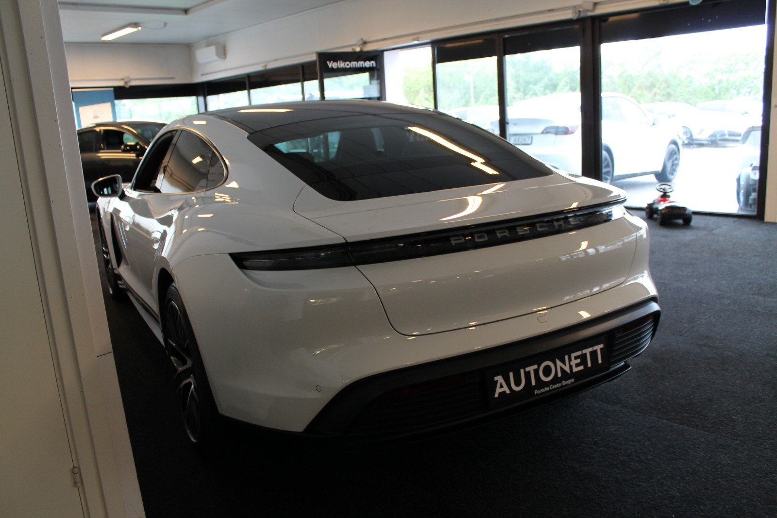 Porsche Taycan Direct Drive/automatisk, 2-trinn, 326hk, 2021