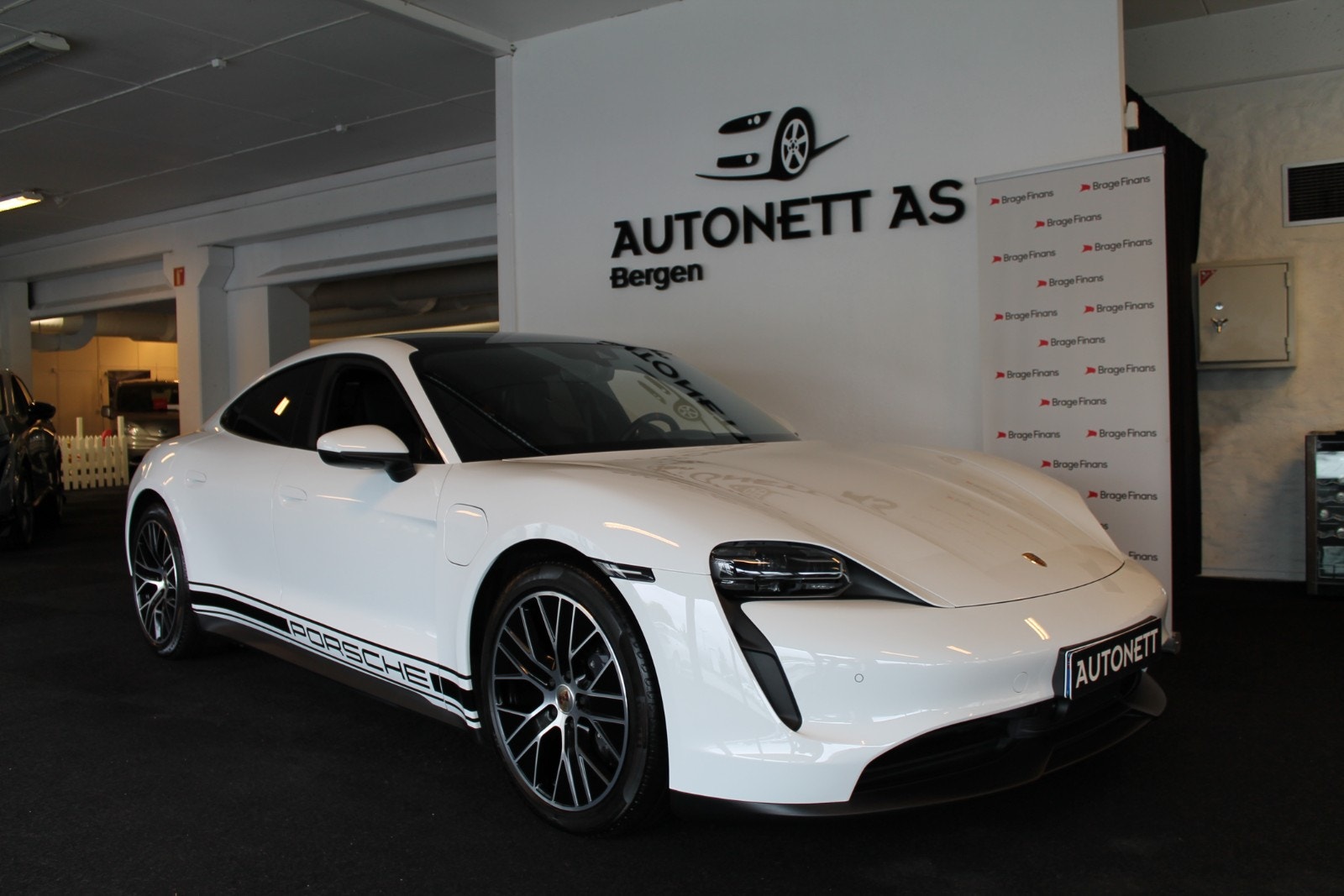 Porsche Taycan Direct Drive/automatisk, 2-trinn, 326hk, 2021