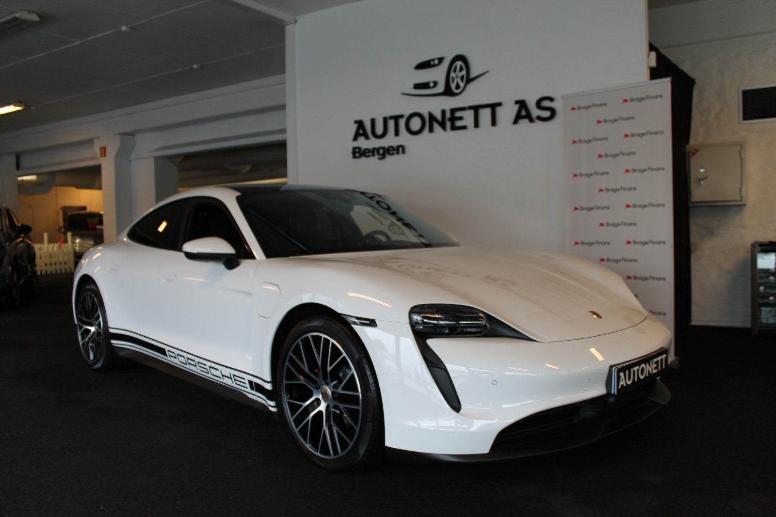 Porsche Taycan Direct Drive/automatisk, 2-trinn, 326hk, 2021