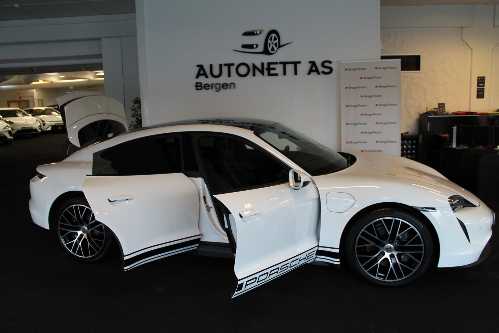 Porsche Taycan Direct Drive/automatisk, 2-trinn, 326hk, 2021