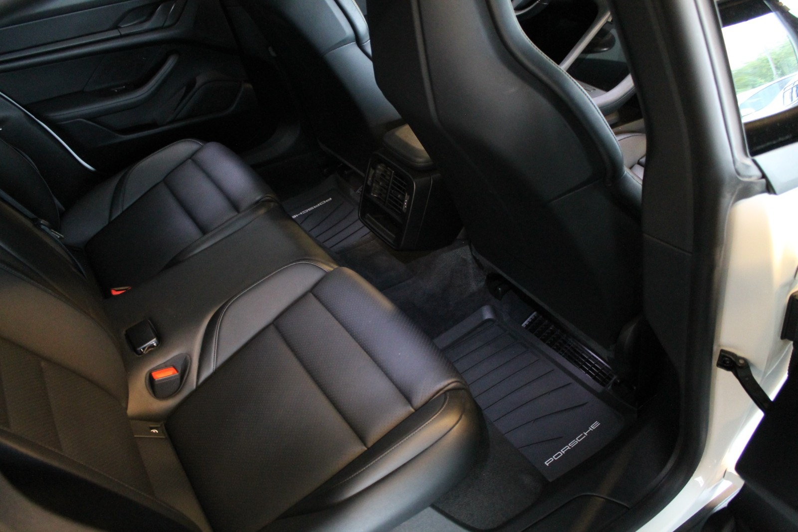 Porsche Taycan Direct Drive/automatisk, 2-trinn, 326hk, 2021